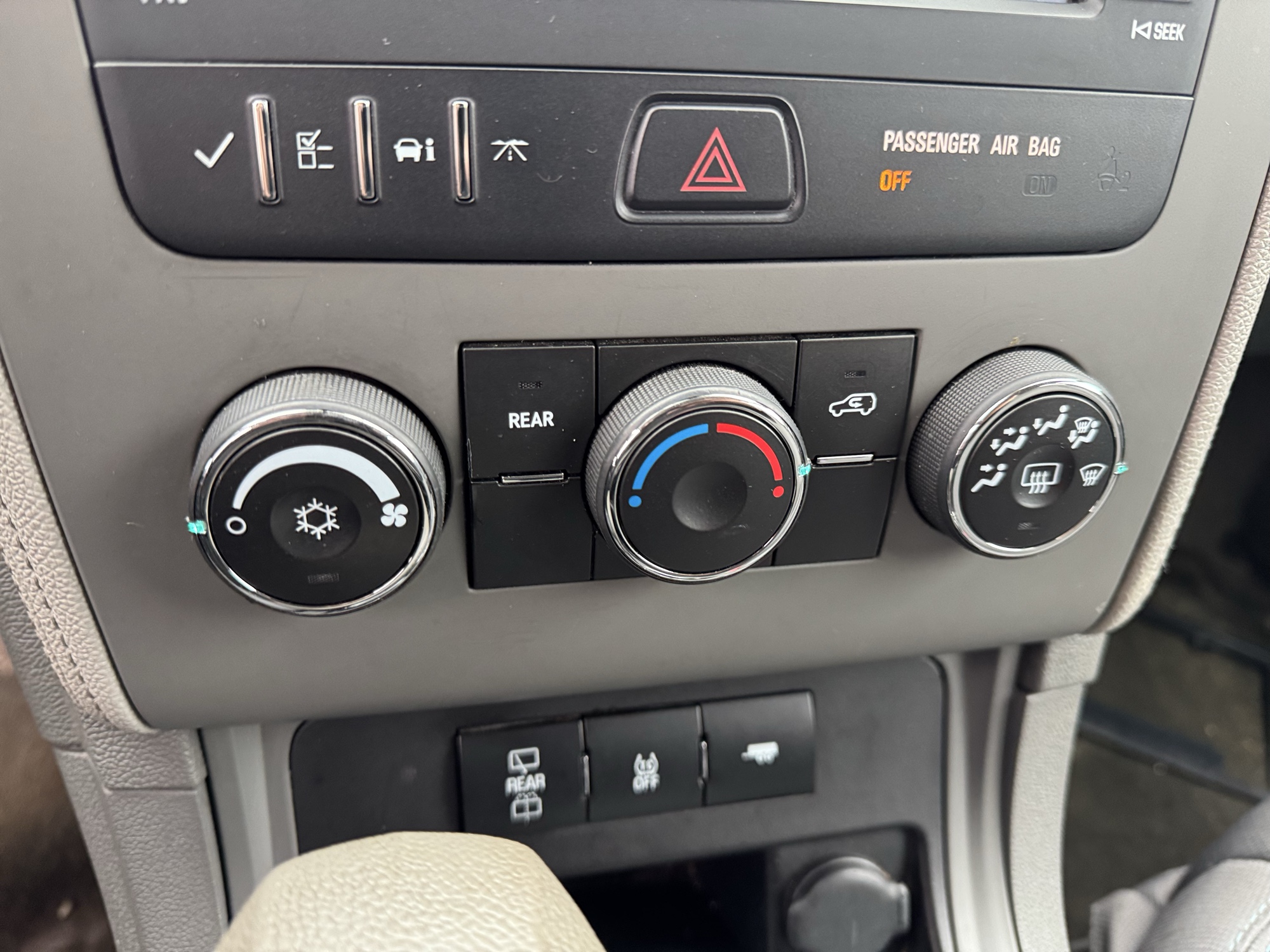 2014 chevrolet traverse ls-awd with 138627 miles for sale near Elk River, Minnesota 106928_40_climate_control.jpg