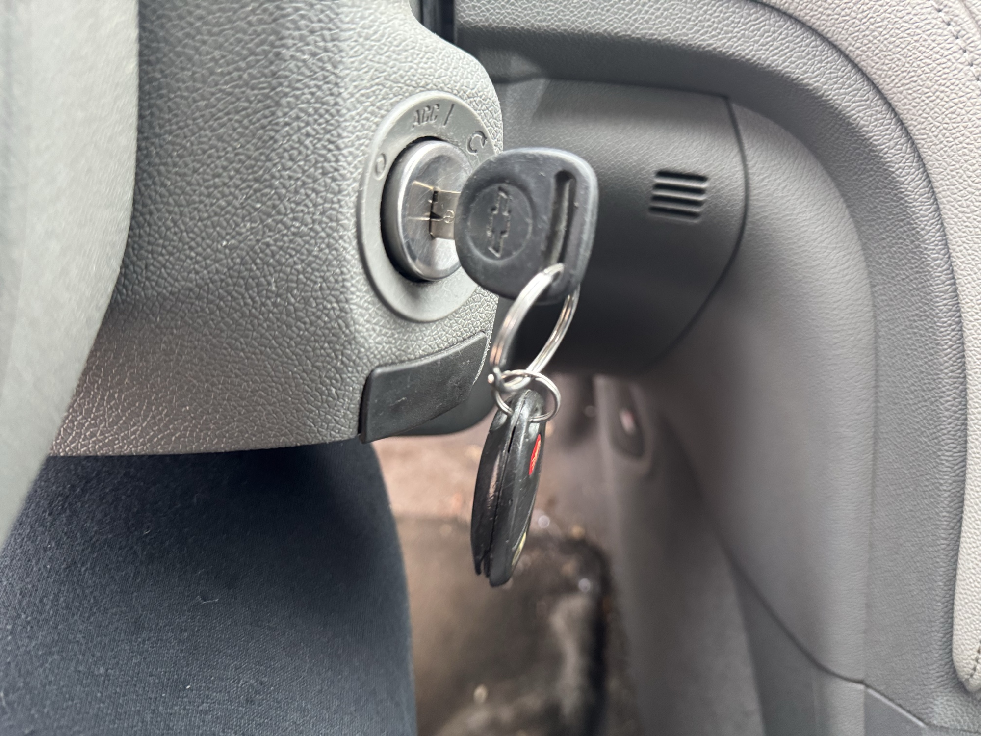 2014 chevrolet traverse ls-awd with 138627 miles for sale near Elk River, Minnesota 106928_51_keys.jpg