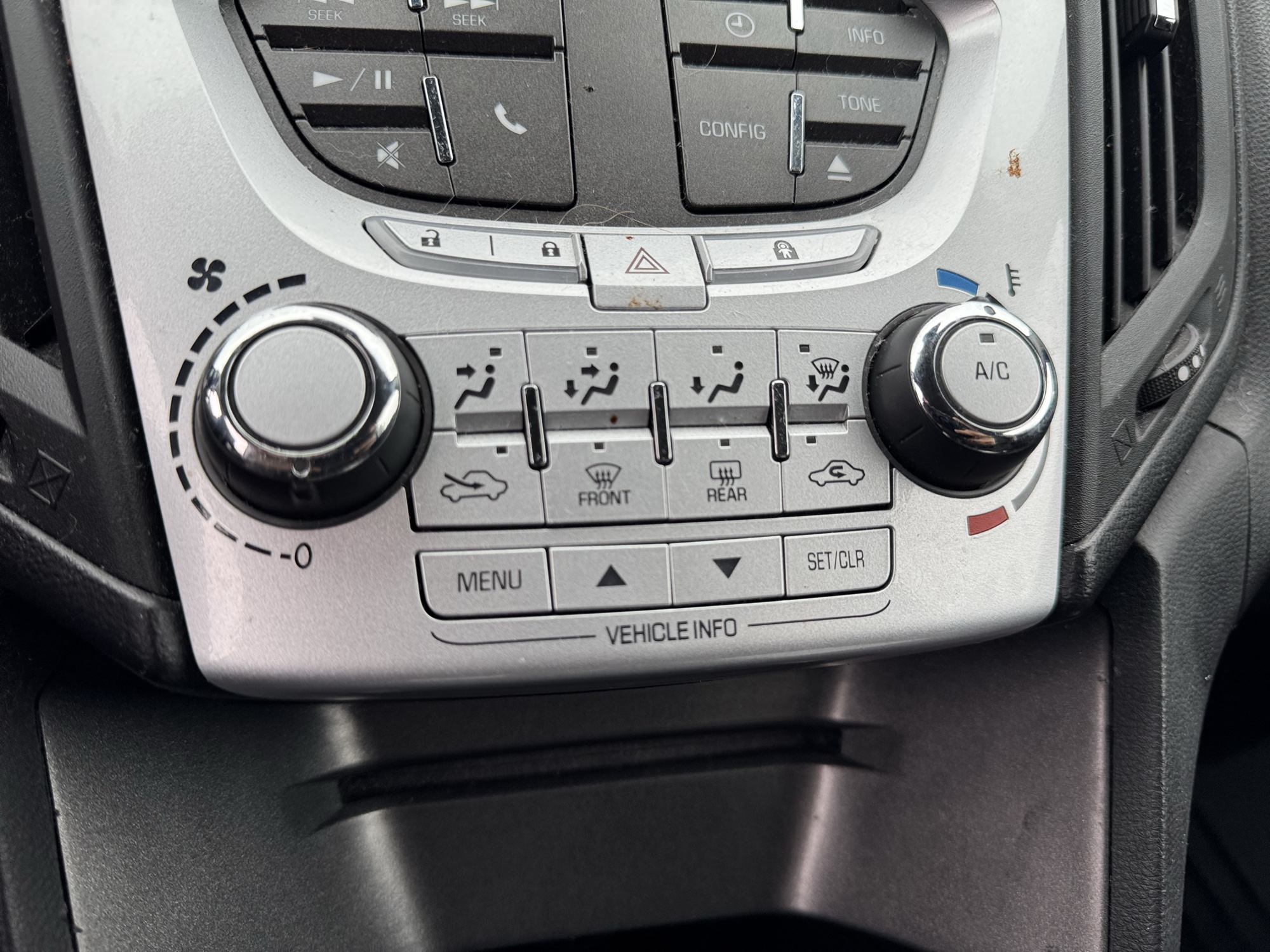 2014 chevrolet equinox 1lt-2wd with 85899 miles for sale near Elk River, Minnesota 106929_40_climate_control.jpg