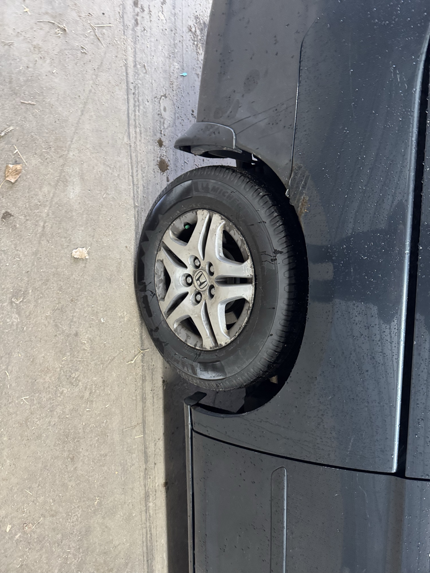 2006 honda odyssey ex-l-v6 with 217533 miles for sale near Elk River, Minnesota 106930_14_rear_pass_wheel.jpg