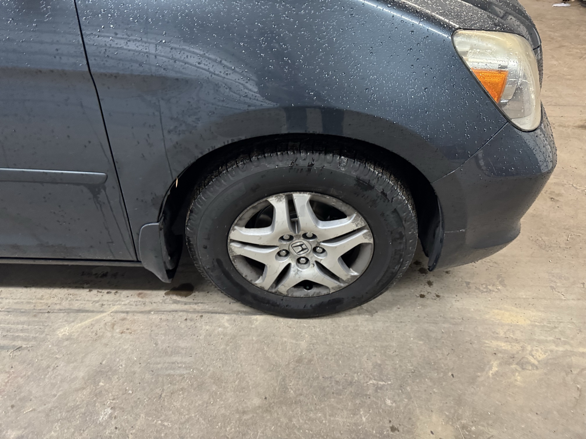 2006 honda odyssey ex-l-v6 with 217533 miles for sale near Elk River, Minnesota 106930_15_front_pass_wheel.jpg