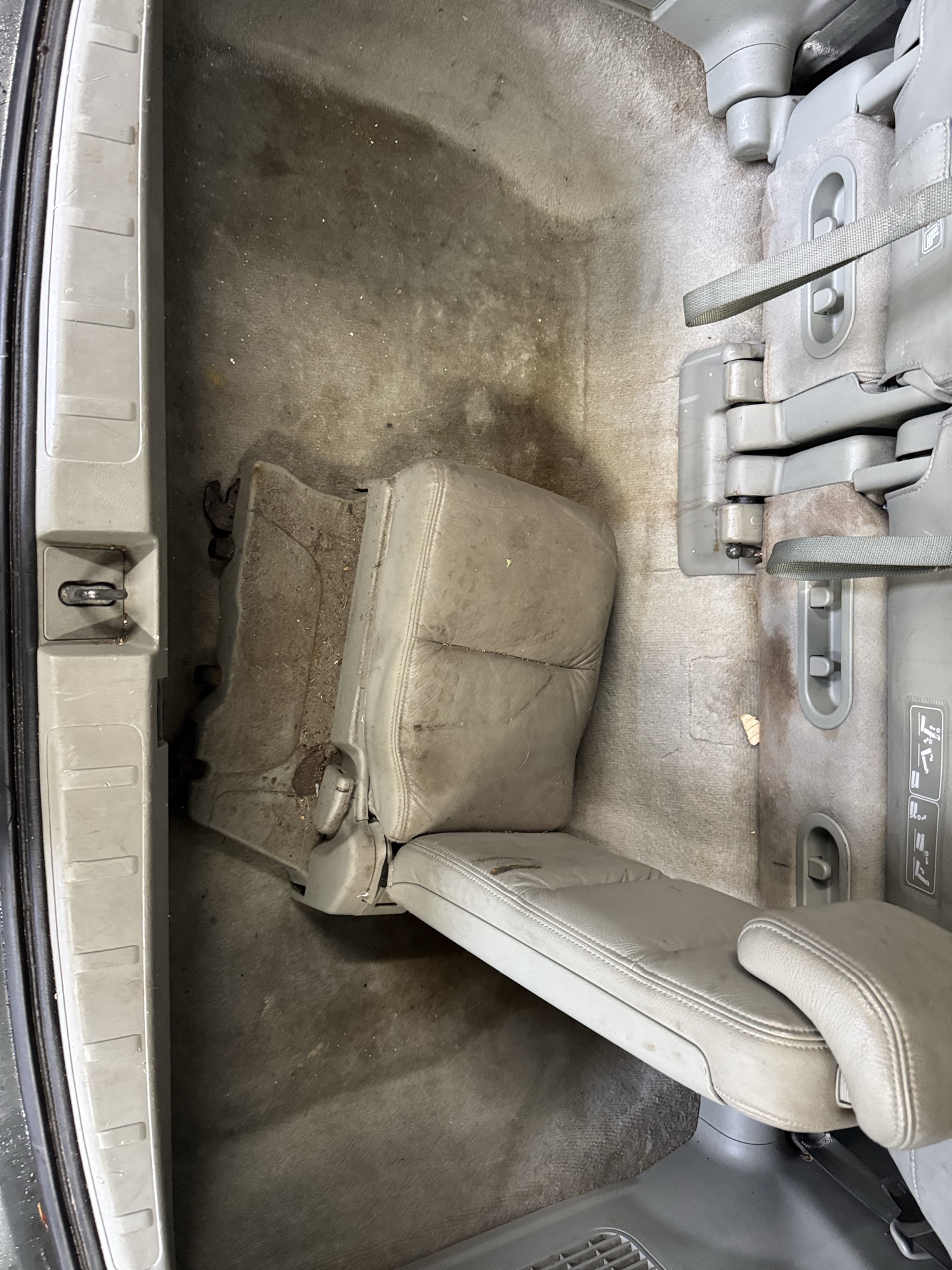 2006 honda odyssey ex-l-v6 with 217533 miles for sale near Elk River, Minnesota 106930_27_spare_tire.jpg