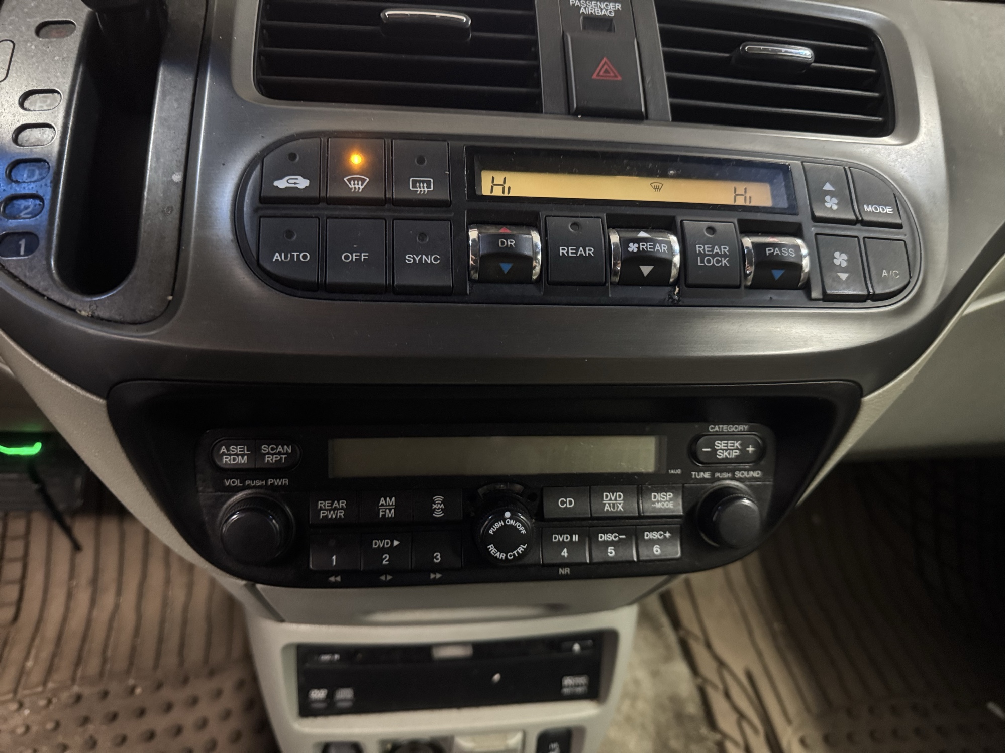 2006 honda odyssey ex-l-v6 with 217533 miles for sale near Elk River, Minnesota 106930_40_climate_control.jpg