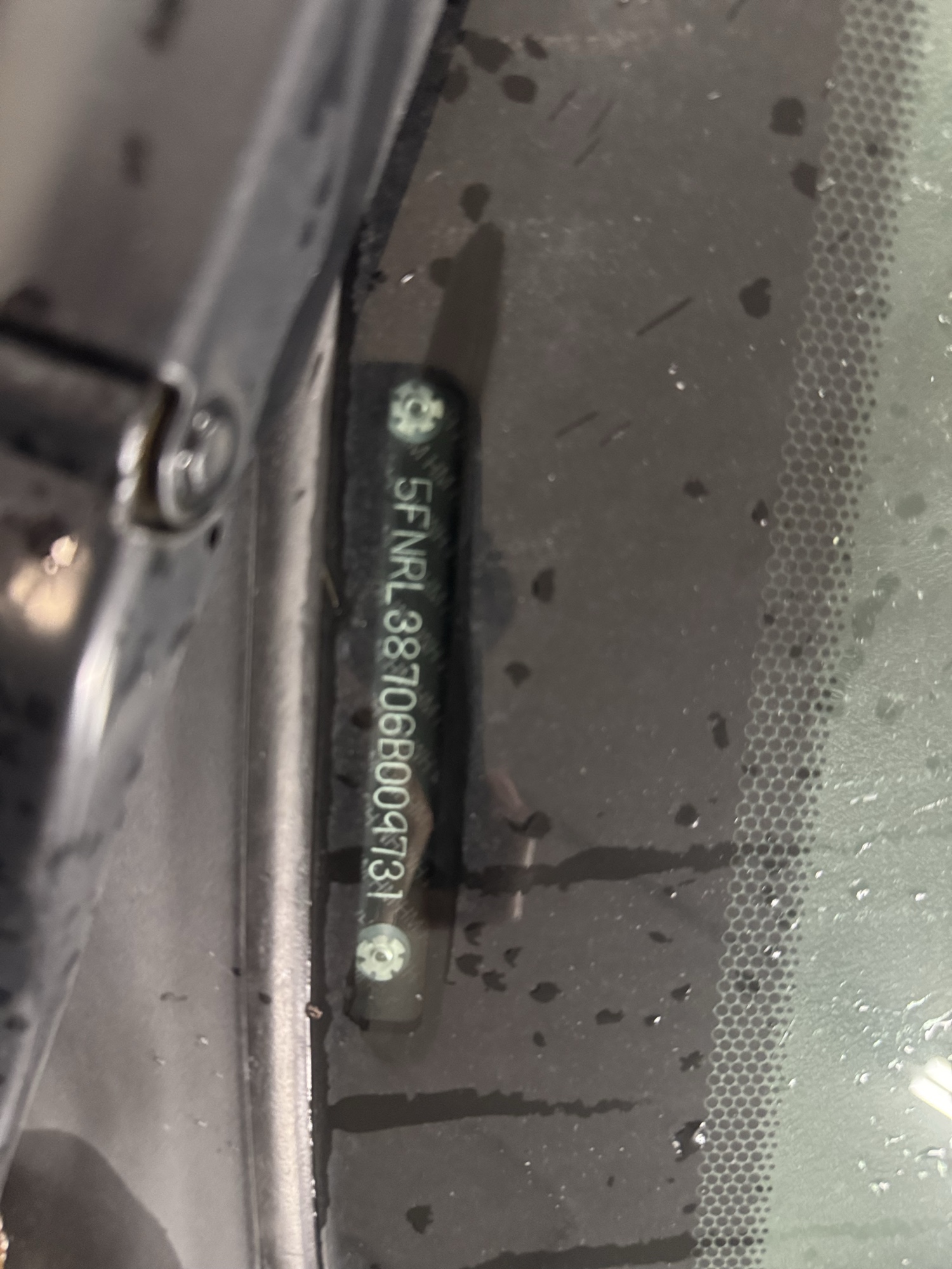 2006 honda odyssey ex-l-v6 with 217533 miles for sale near Elk River, Minnesota 106930_48_windshield_vin_plate.jpg