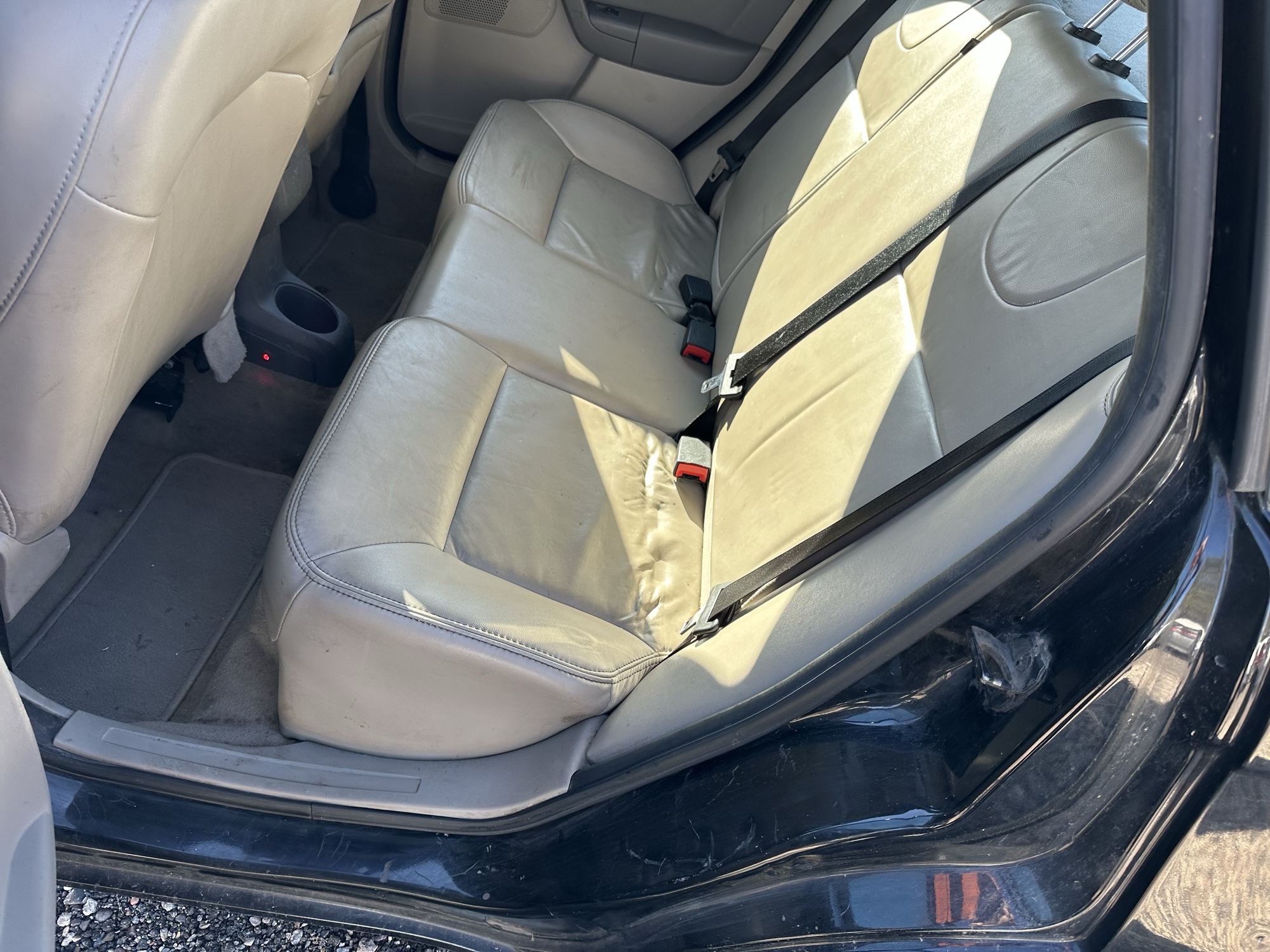 2009 ford focus ses-sedan with 214252 miles for sale near Elk River, Minnesota 106931_24_drv_rear_seat.jpg