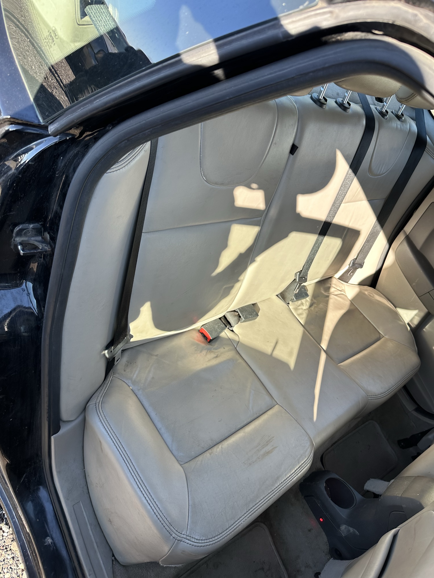 2009 ford focus ses-sedan with 214252 miles for sale near Elk River, Minnesota 106931_28_pass_rear_seat.jpg