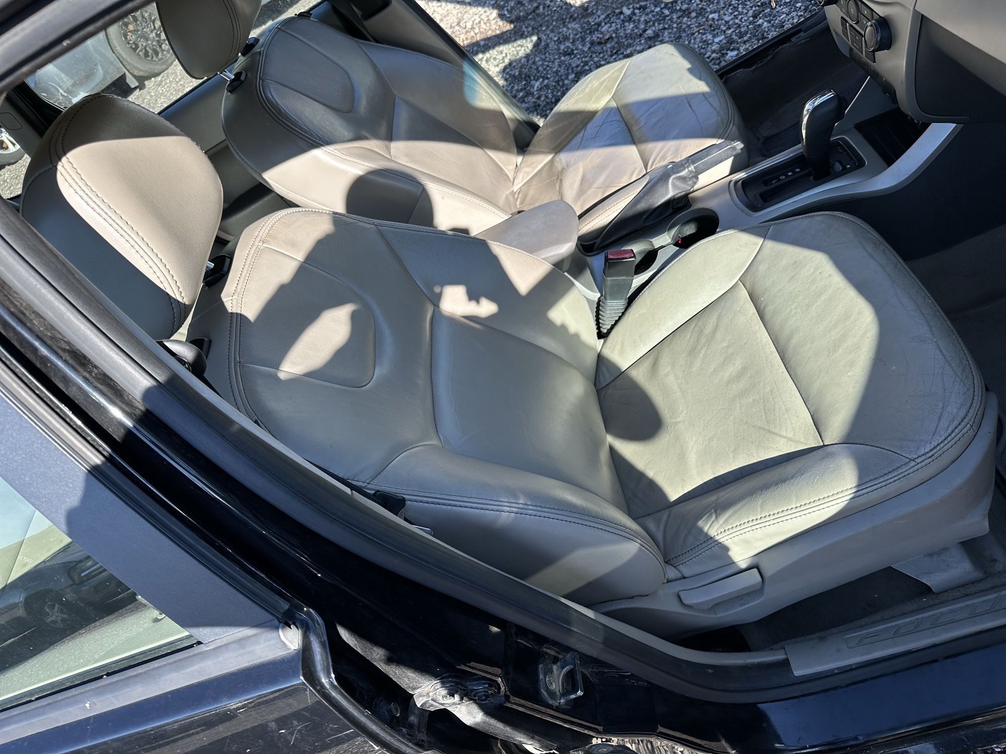 2009 ford focus ses-sedan with 214252 miles for sale near Elk River, Minnesota 106931_31_passenger_seat.jpg