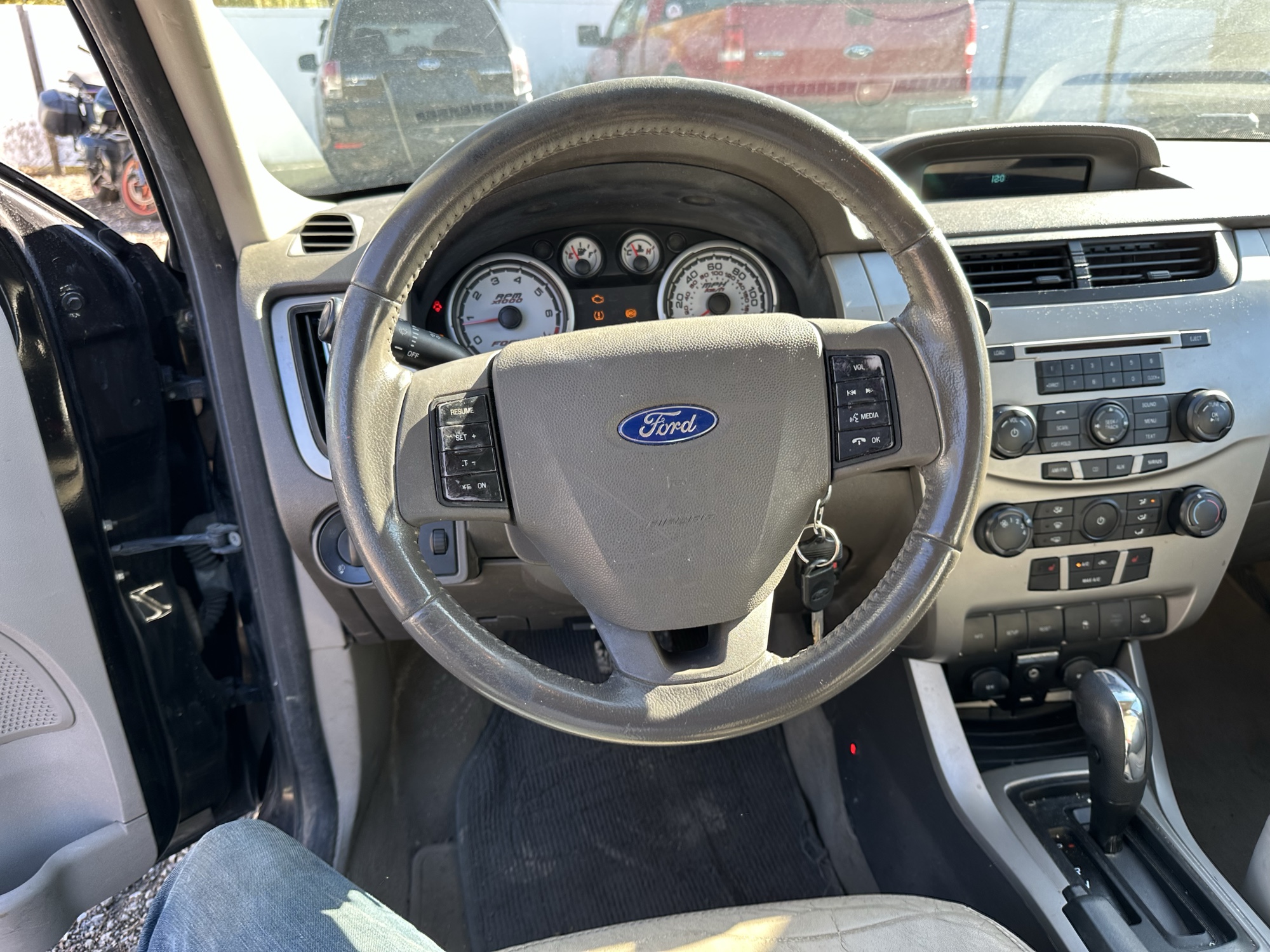 2009 ford focus ses-sedan with 214252 miles for sale near Elk River, Minnesota 106931_36_steering_wheel.jpg