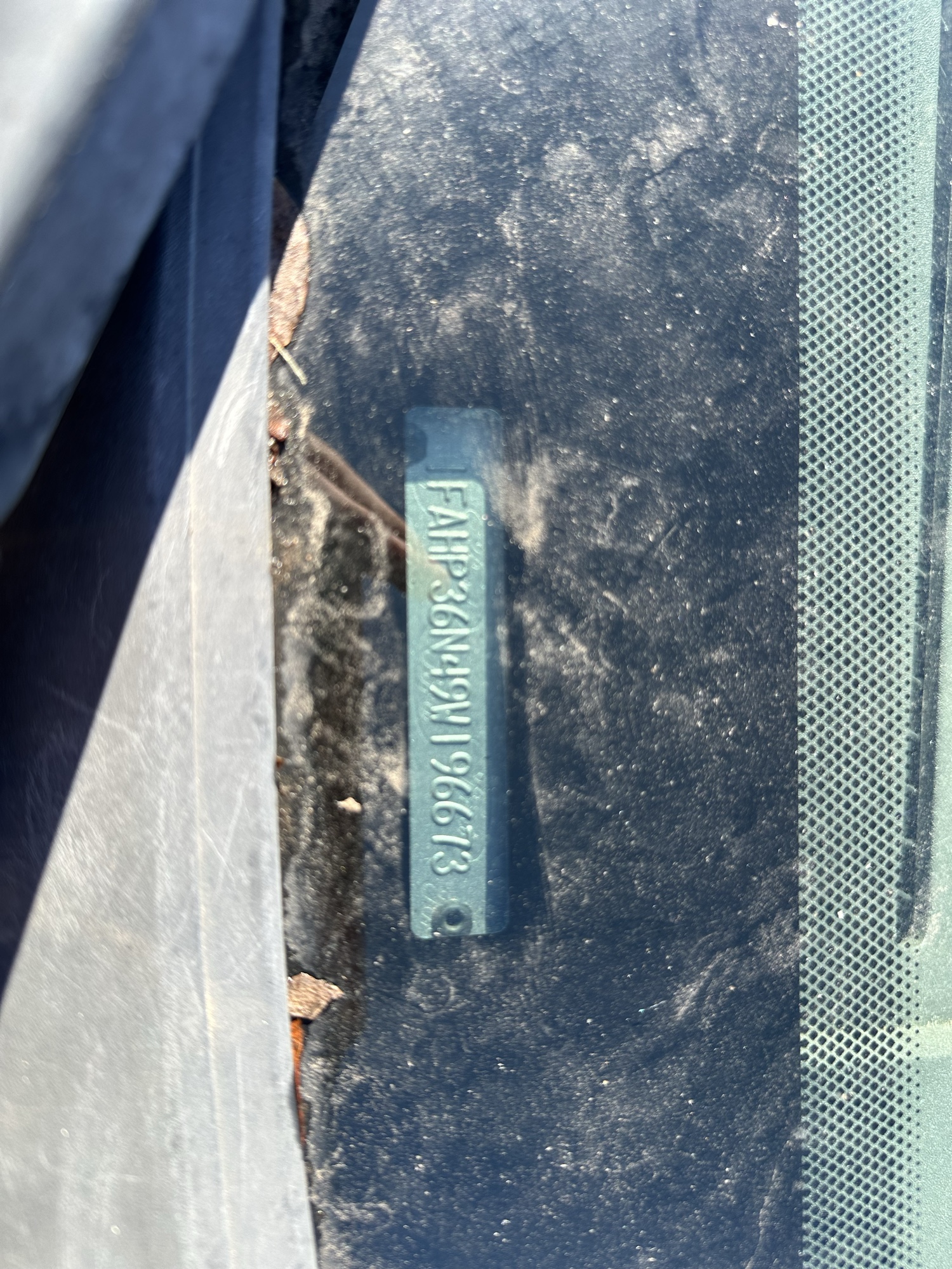 2009 ford focus ses-sedan with 214252 miles for sale near Elk River, Minnesota 106931_48_windshield_vin_plate.jpg