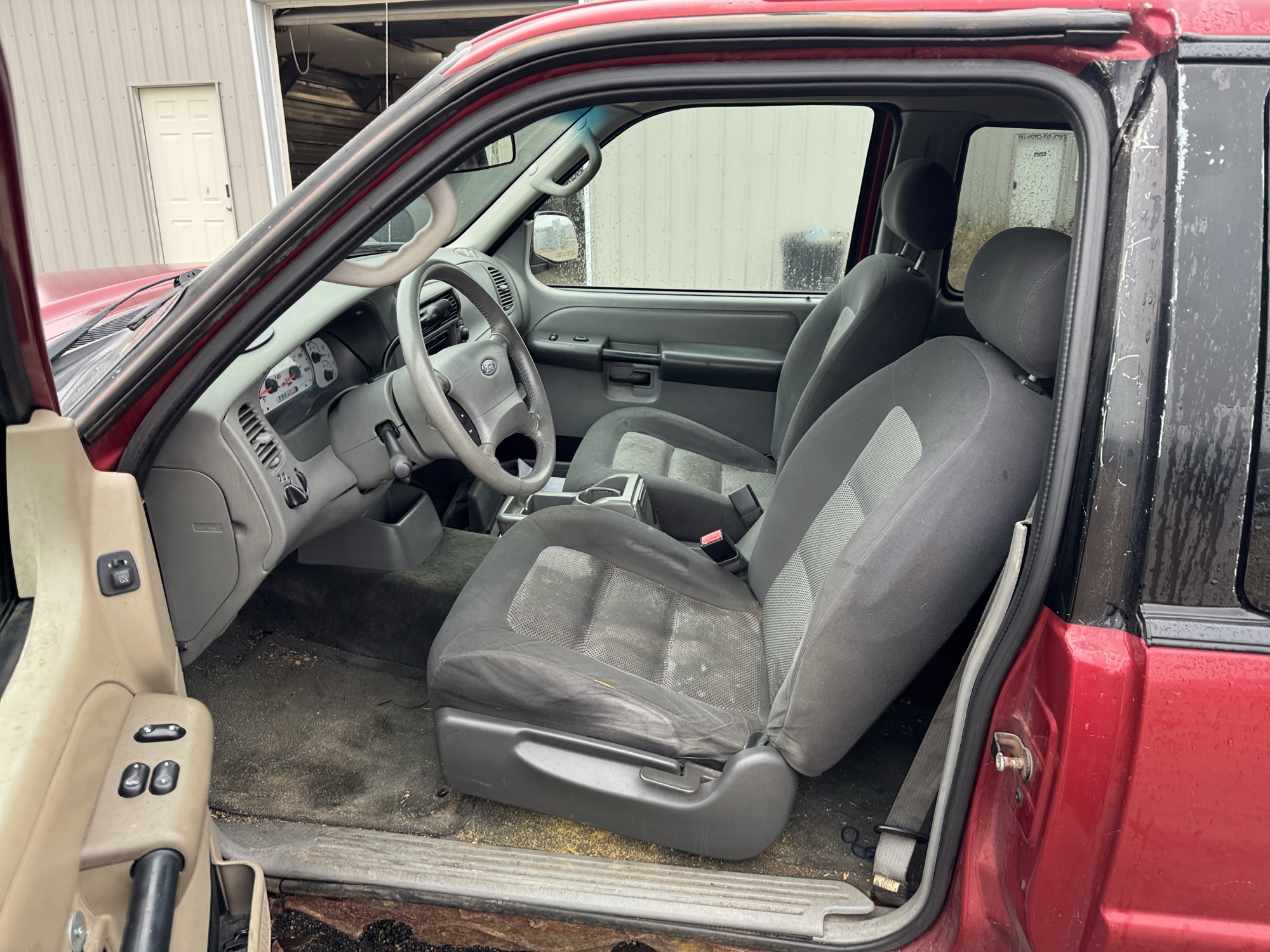 2003 ford explorer-sport xls-4wd with 199208 miles for sale near Elk River, Minnesota 106932_22_driver_seat.jpg