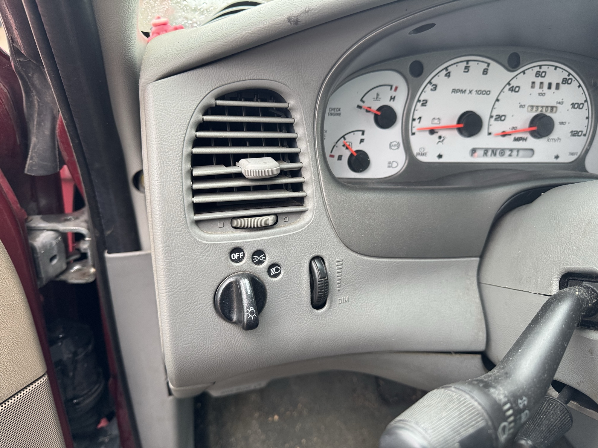 2003 ford explorer-sport xls-4wd with 199208 miles for sale near Elk River, Minnesota 106932_37_left_of_steering_wheel.jpg