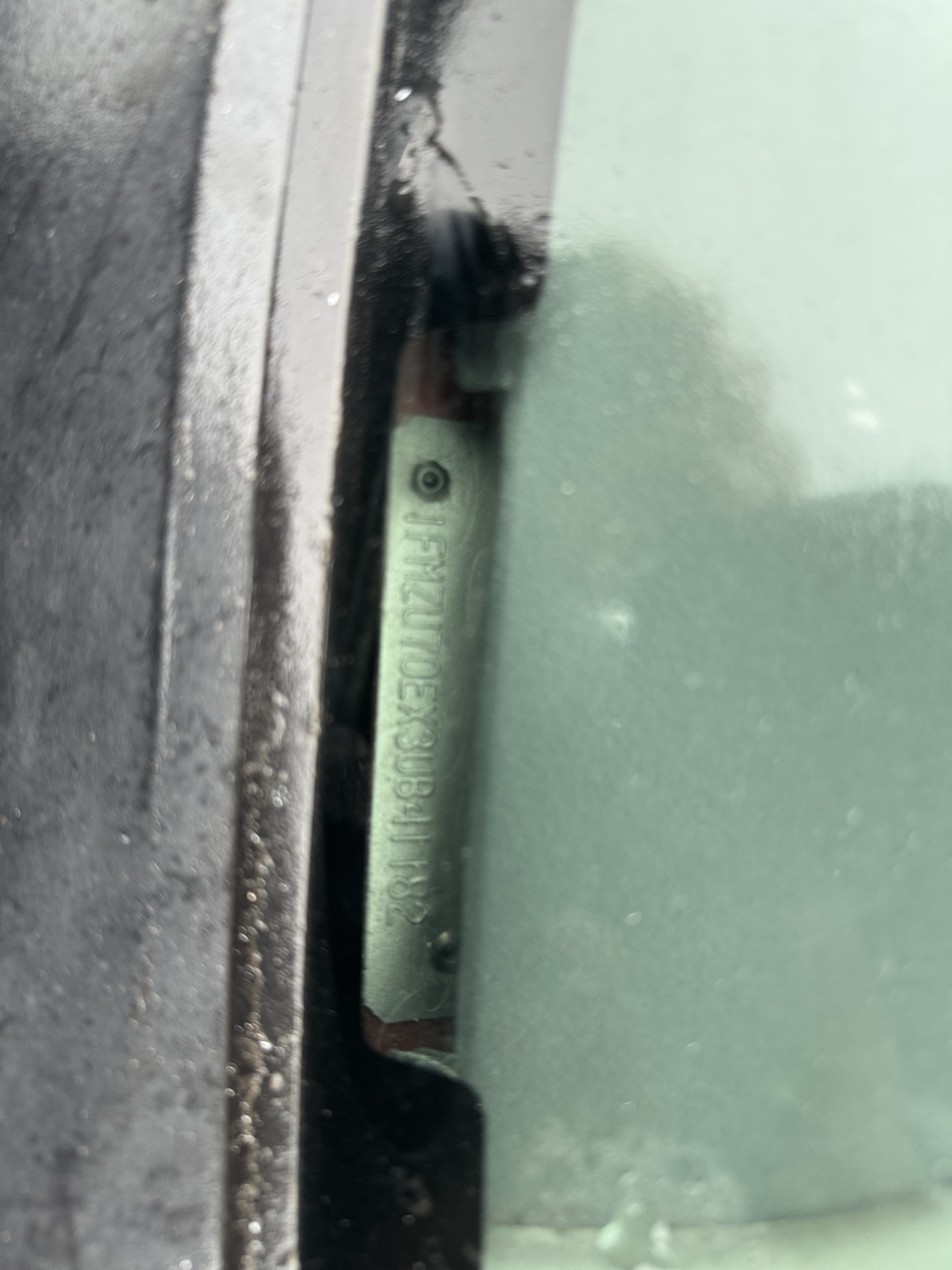 2003 ford explorer-sport xls-4wd with 199208 miles for sale near Elk River, Minnesota 106932_48_windshield_vin_plate.jpg
