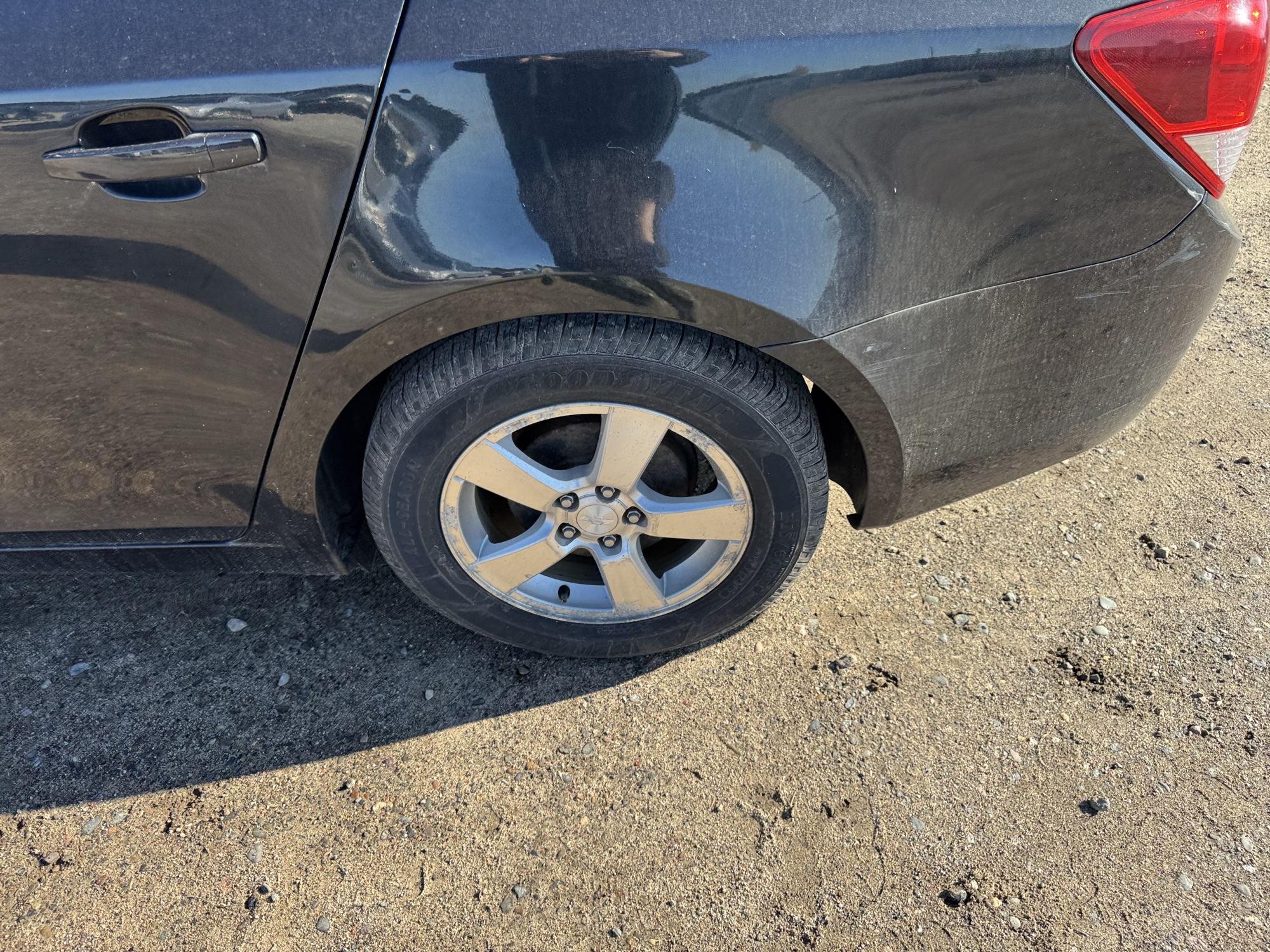 2012 chevrolet cruze 1lt with 232839 miles for sale near Elk River, Minnesota 106935_13_rear_drv_wheel.jpg