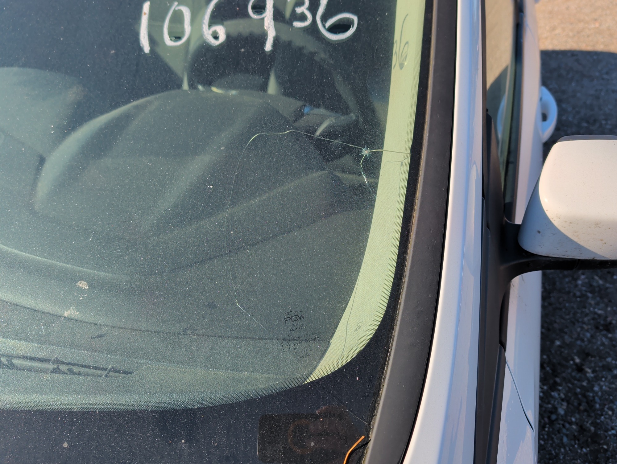 2012 ford focus se-sedan with 261316 miles for sale near Elk River, Minnesota 106936_09_front_windshield.jpg