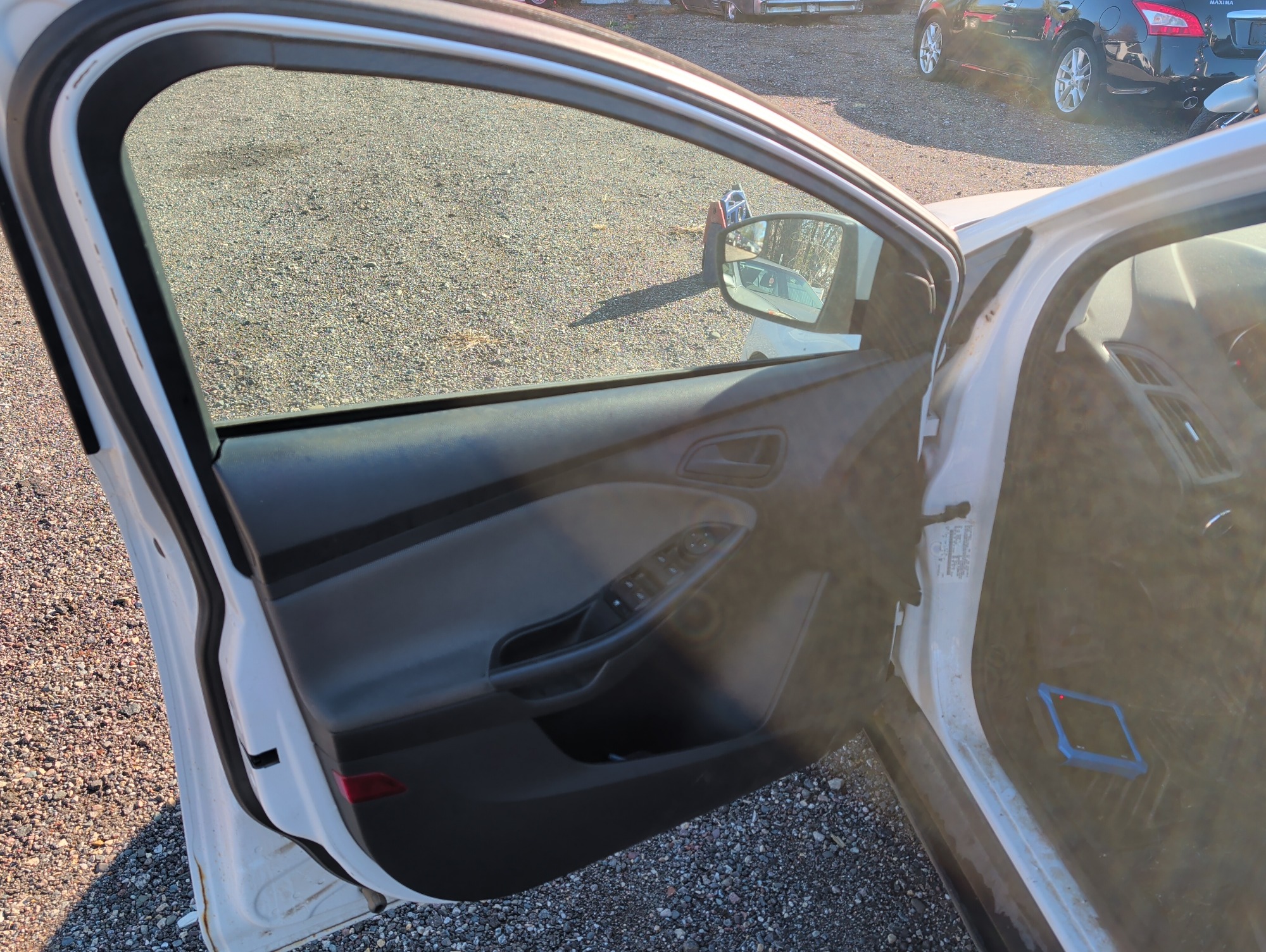 2012 ford focus se-sedan with 261316 miles for sale near Elk River, Minnesota 106936_23_driver_door_panel.jpg
