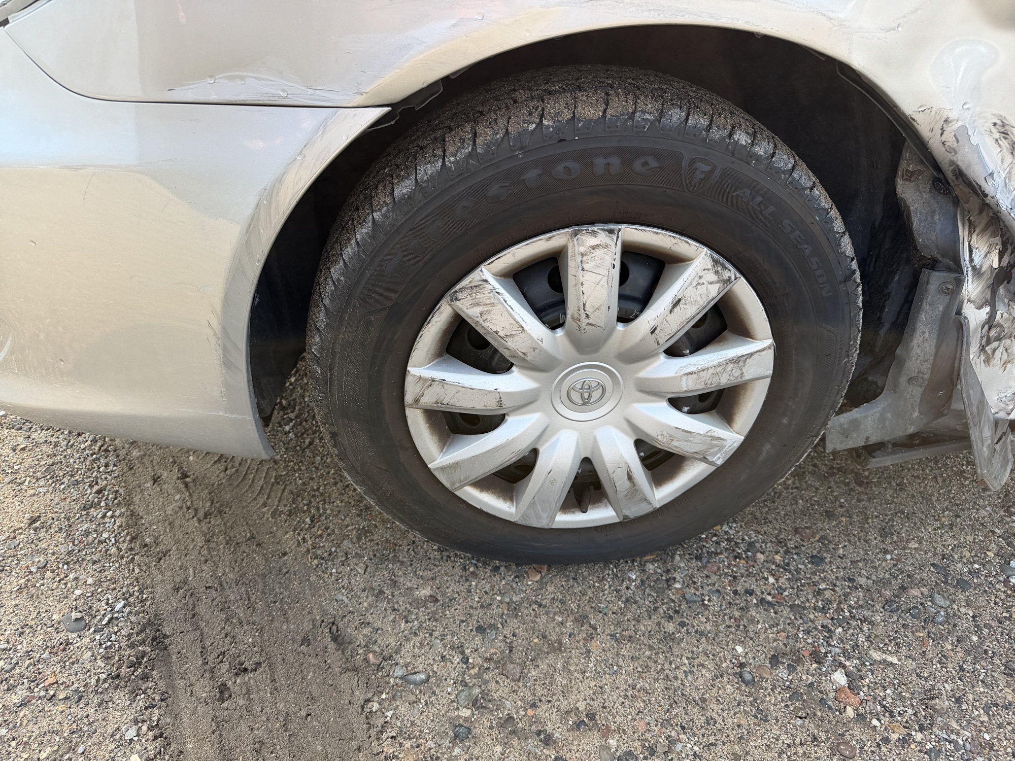 2005 toyota camry le with 145231 miles for sale near Elk River, Minnesota 106937_12_drv_front_wheel.jpg