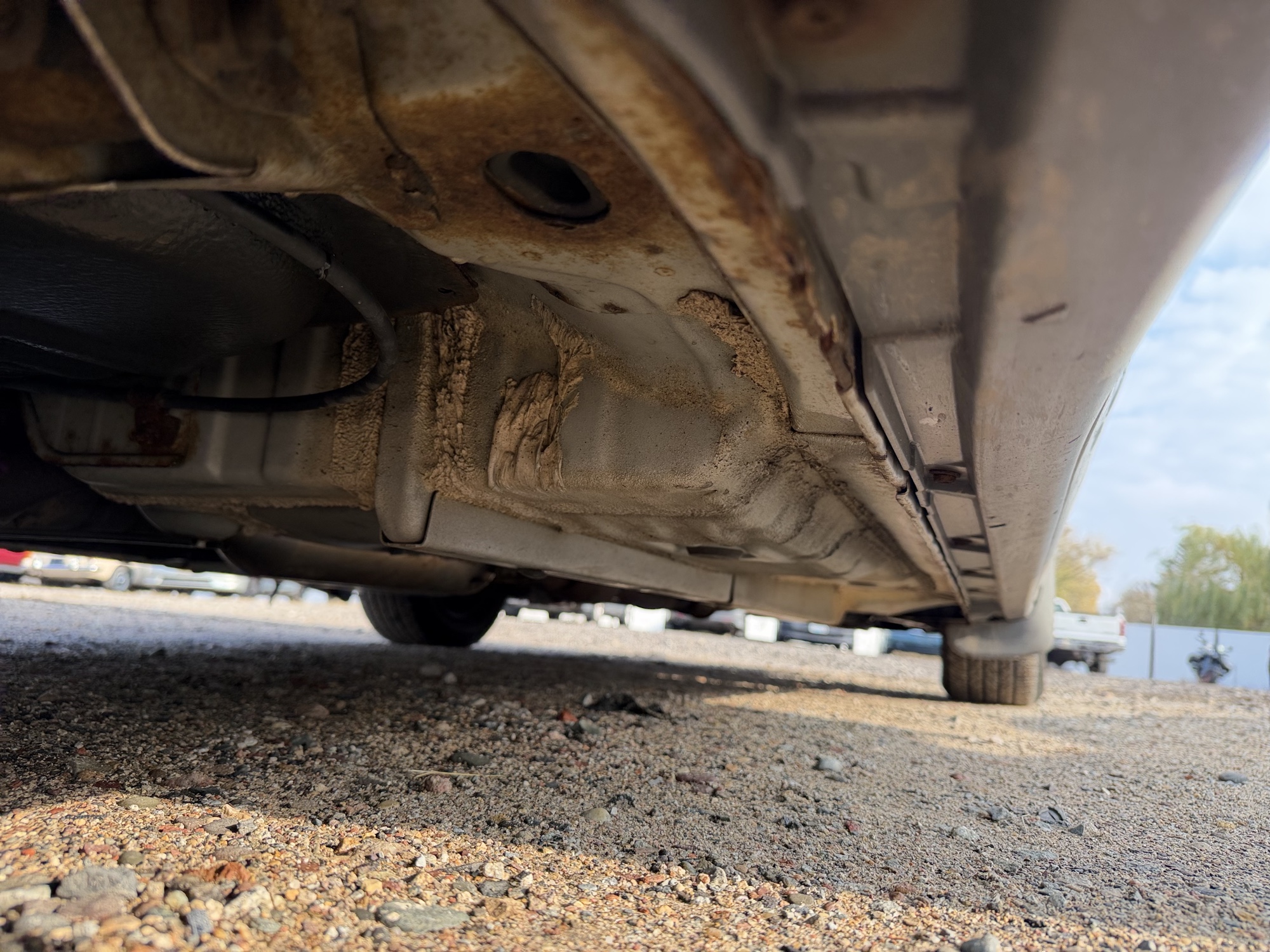2005 toyota camry le with 145231 miles for sale near Elk River, Minnesota 106937_20_undercar_rear_pass.jpg