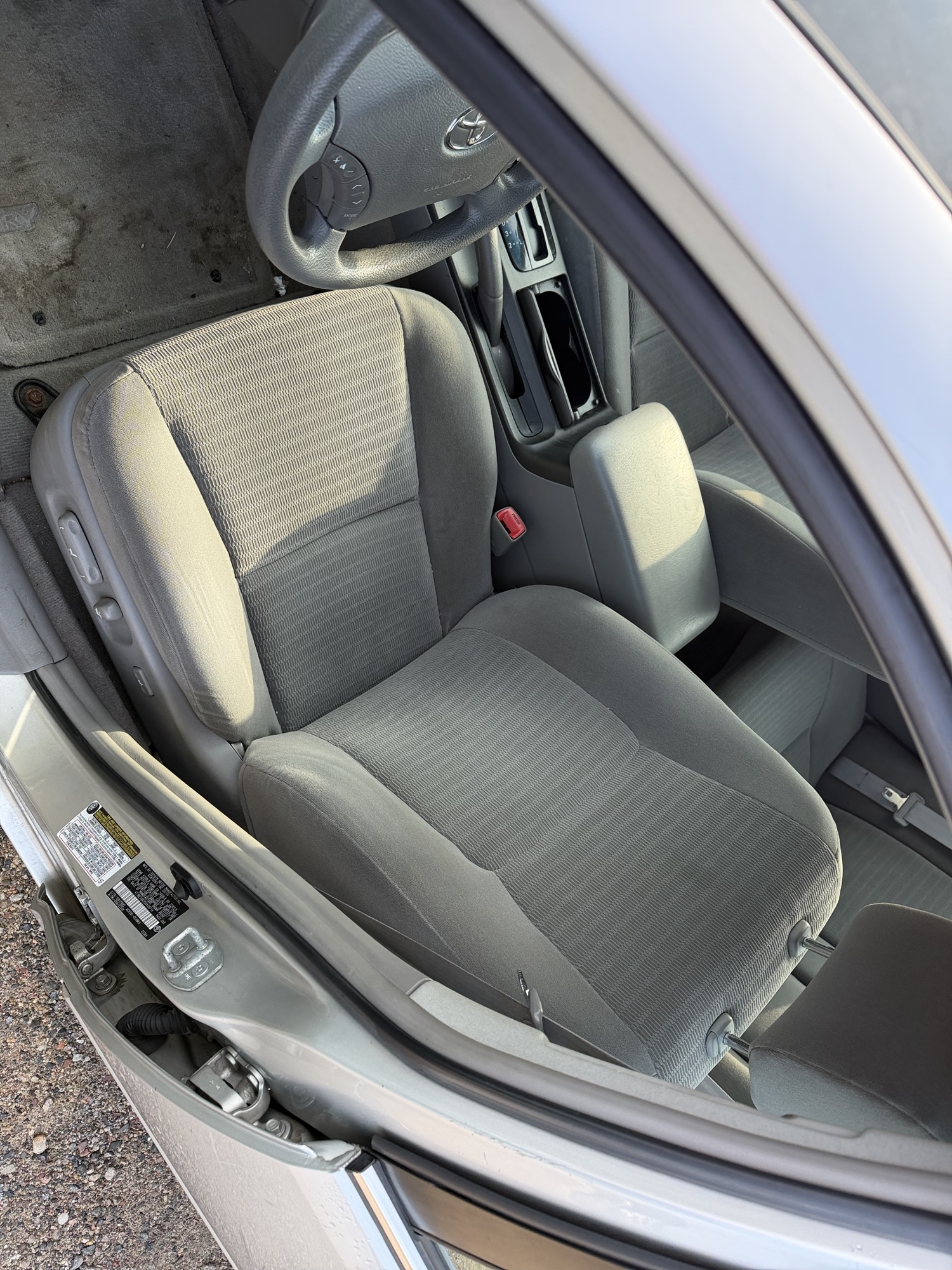 2005 toyota camry le with 145231 miles for sale near Elk River, Minnesota 106937_22_driver_seat.jpg