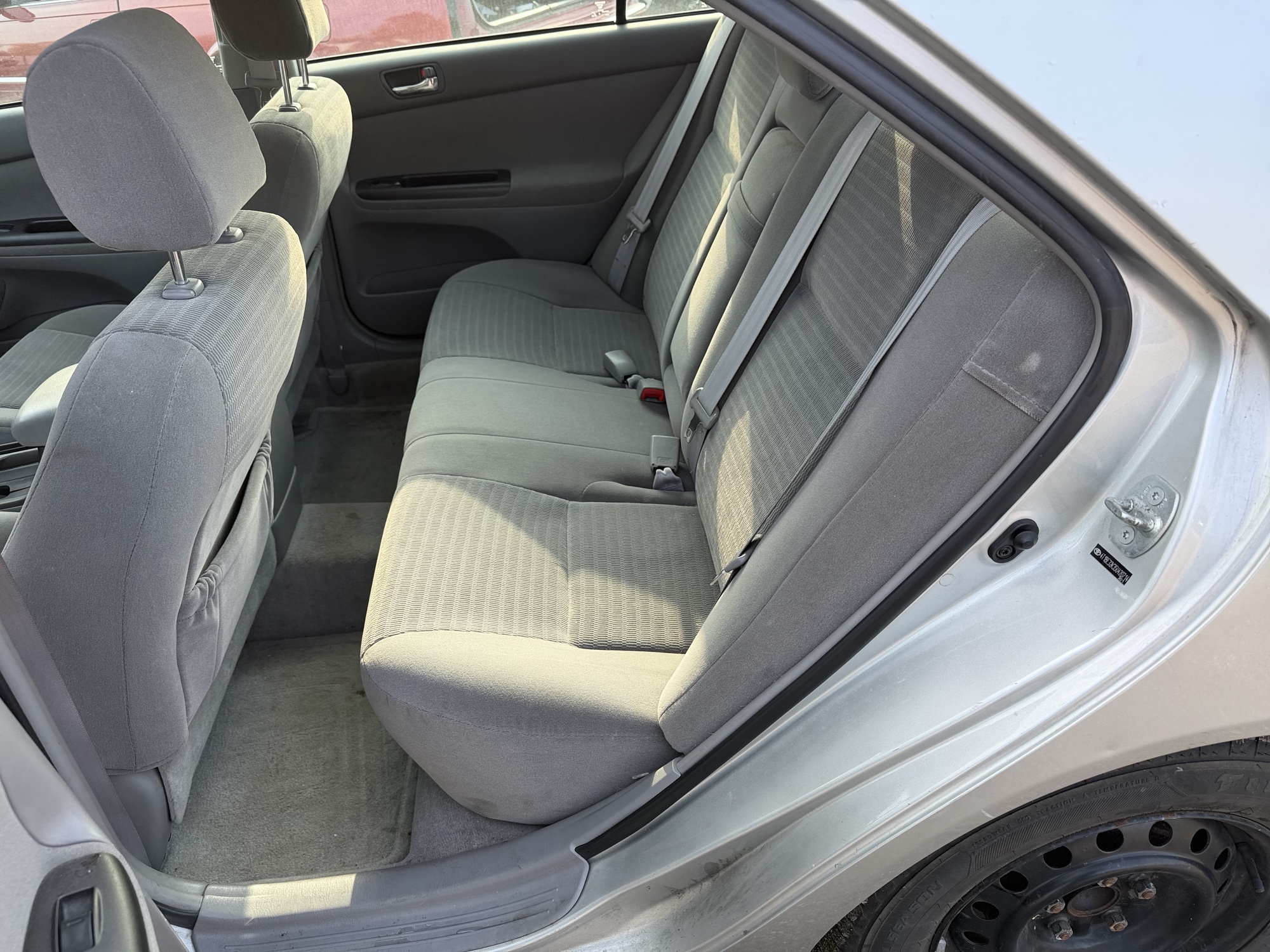 2005 toyota camry le with 145231 miles for sale near Elk River, Minnesota 106937_24_drv_rear_seat.jpg