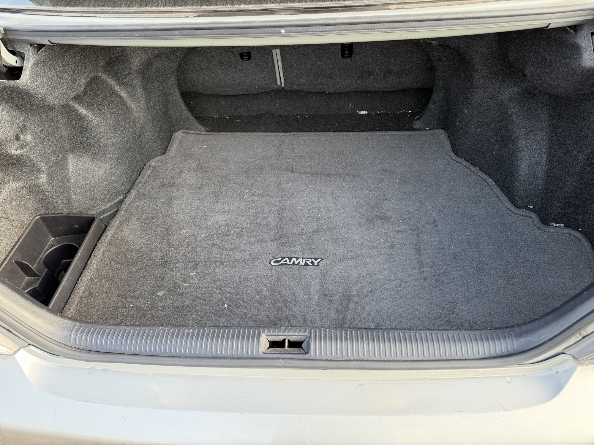 2005 toyota camry le with 145231 miles for sale near Elk River, Minnesota 106937_26_trunk.jpg