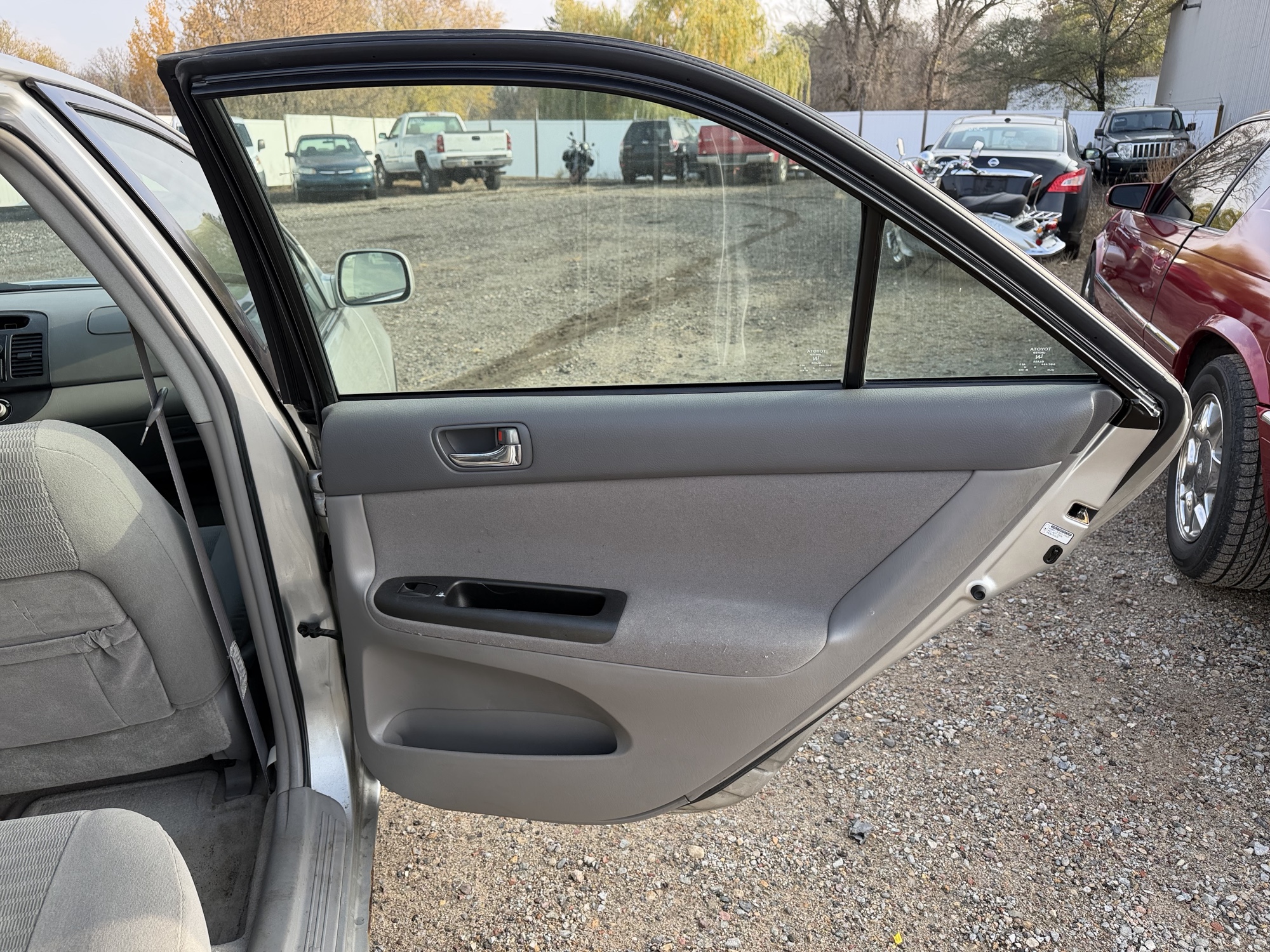 2005 toyota camry le with 145231 miles for sale near Elk River, Minnesota 106937_30_pass_rear_door_panel.jpg