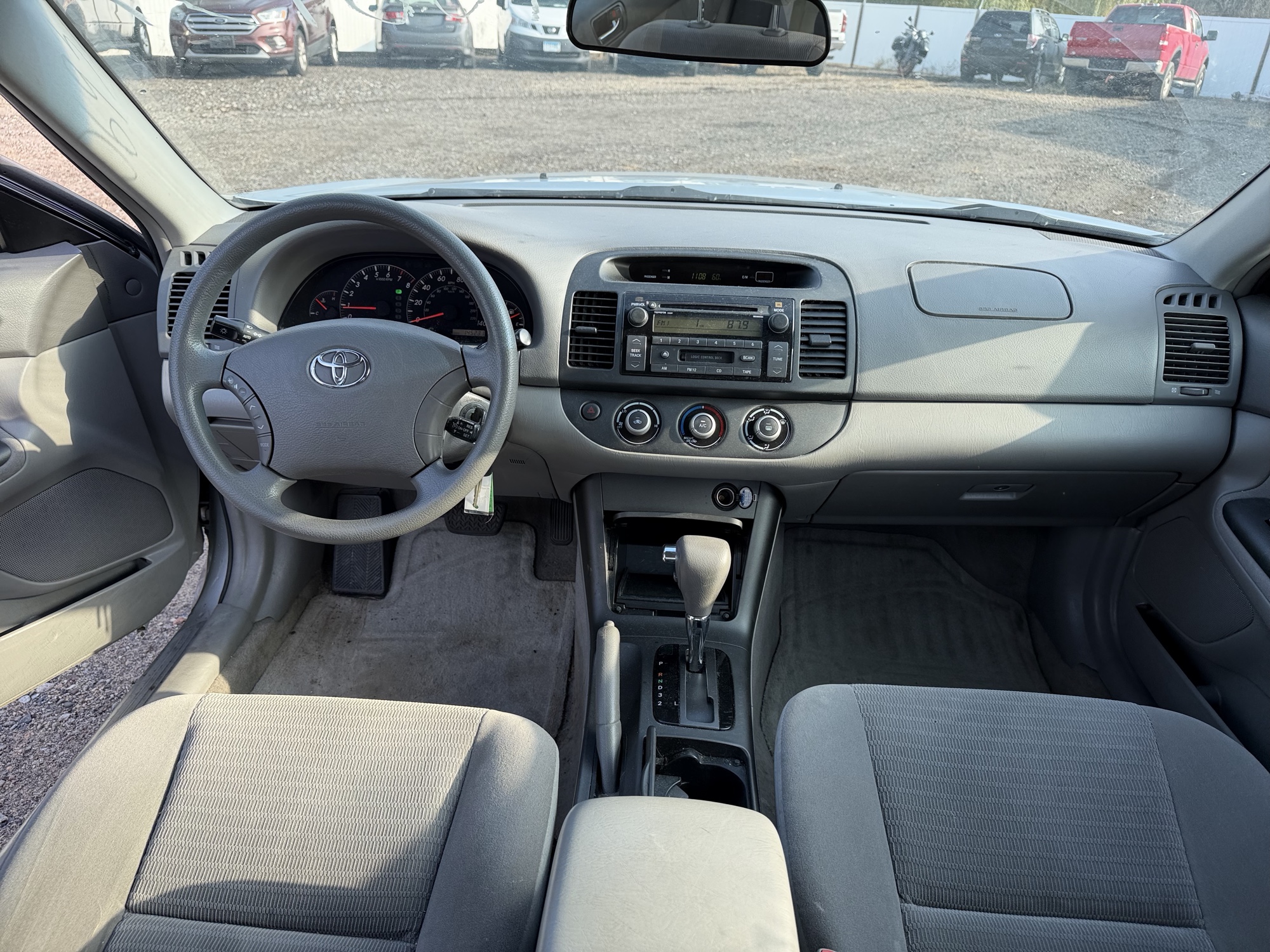 2005 toyota camry le with 145231 miles for sale near Elk River, Minnesota 106937_34_whole_dash.jpg