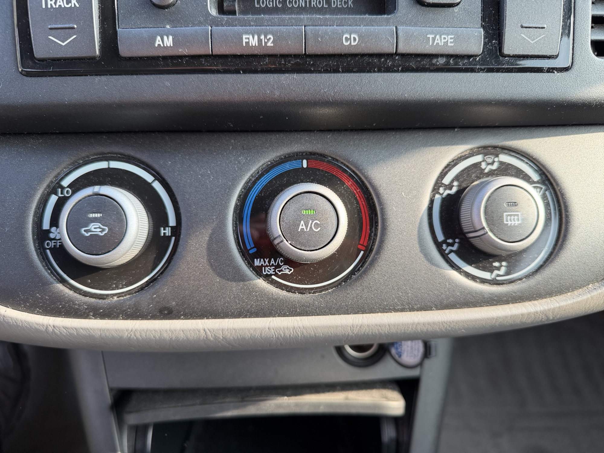 2005 toyota camry le with 145231 miles for sale near Elk River, Minnesota 106937_40_climate_control.jpg