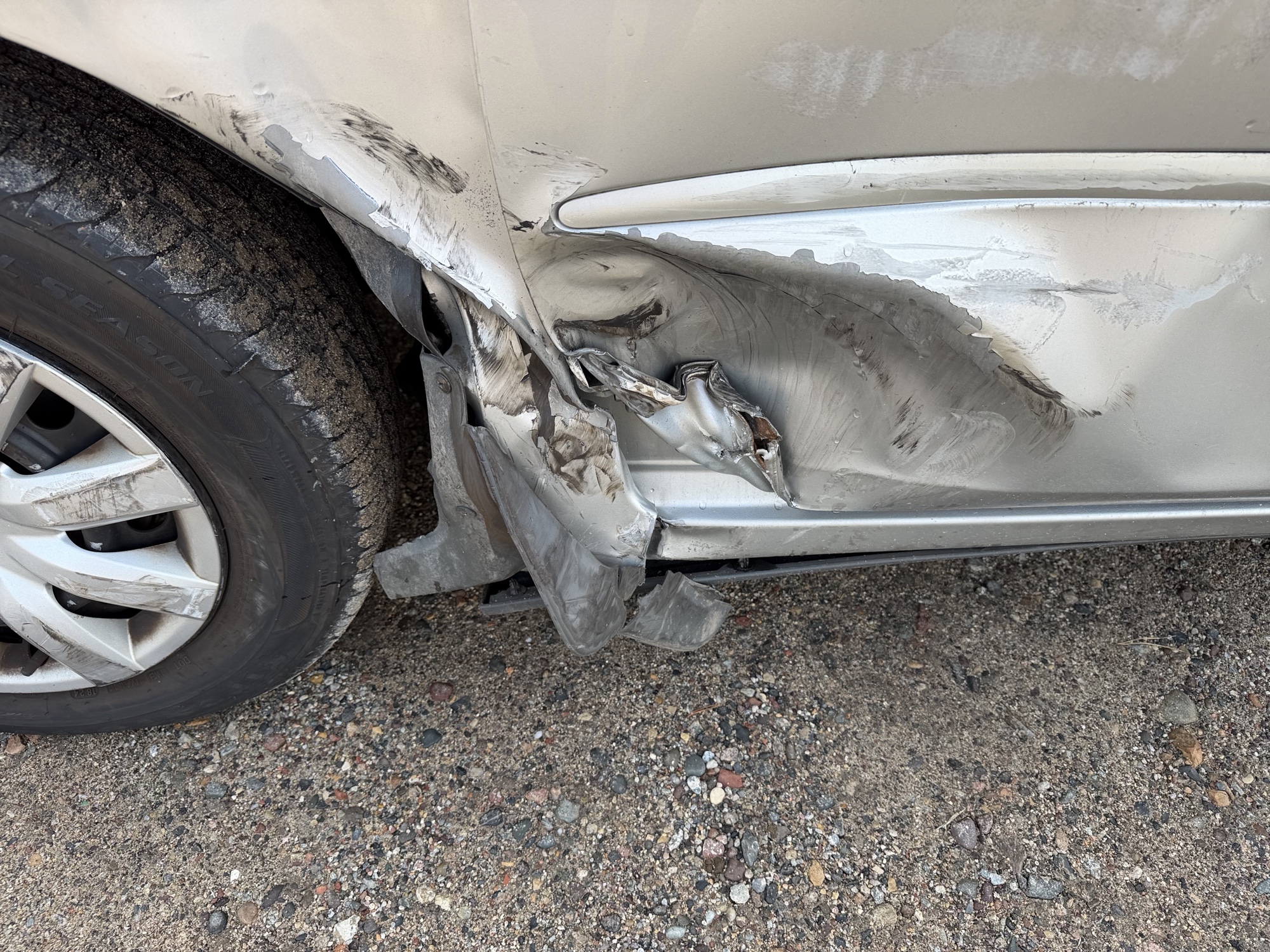 2005 toyota camry le with 145231 miles for sale near Elk River, Minnesota 106937_c01.jpg