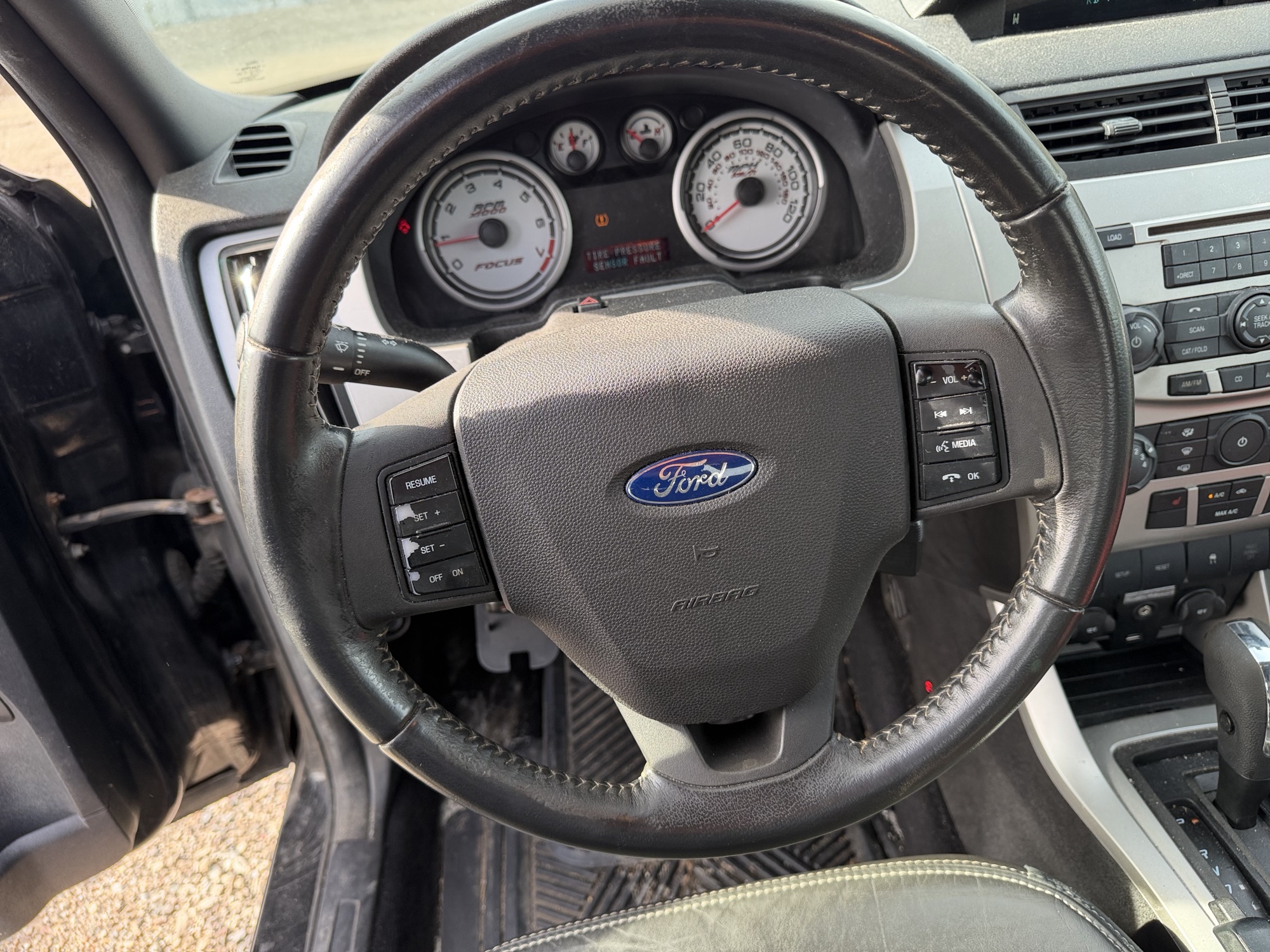 2010 ford focus sel-sedan with 180168 miles for sale near Elk River, Minnesota 106939_36_steering_wheel.jpg