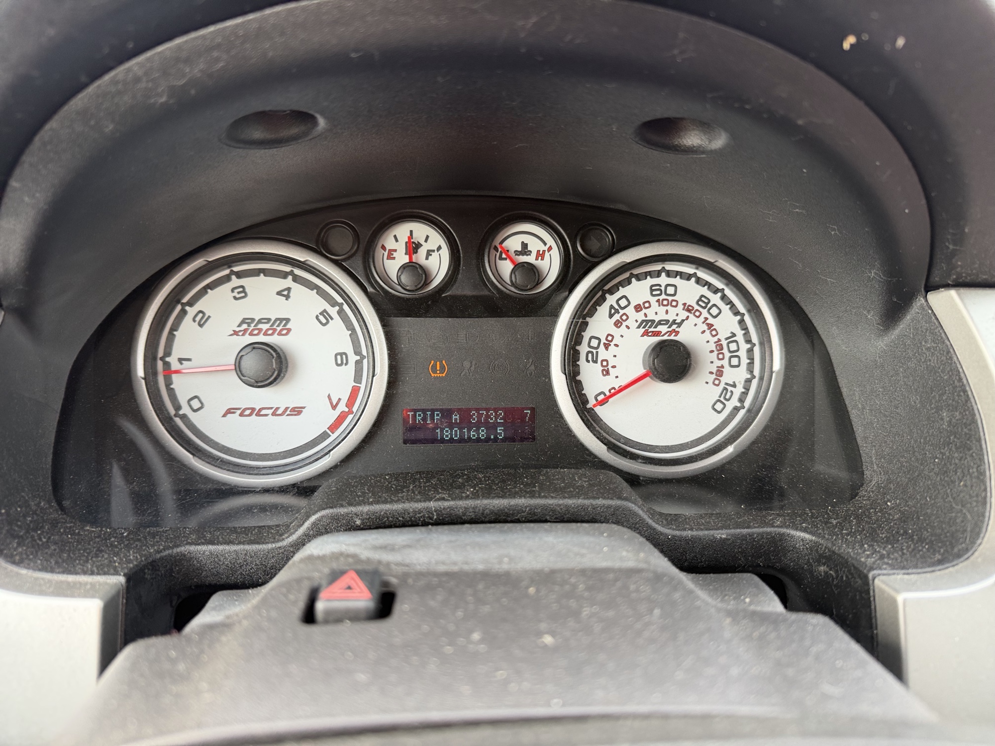 2010 ford focus sel-sedan with 180168 miles for sale near Elk River, Minnesota 106939_43_gauge_cluster.jpg