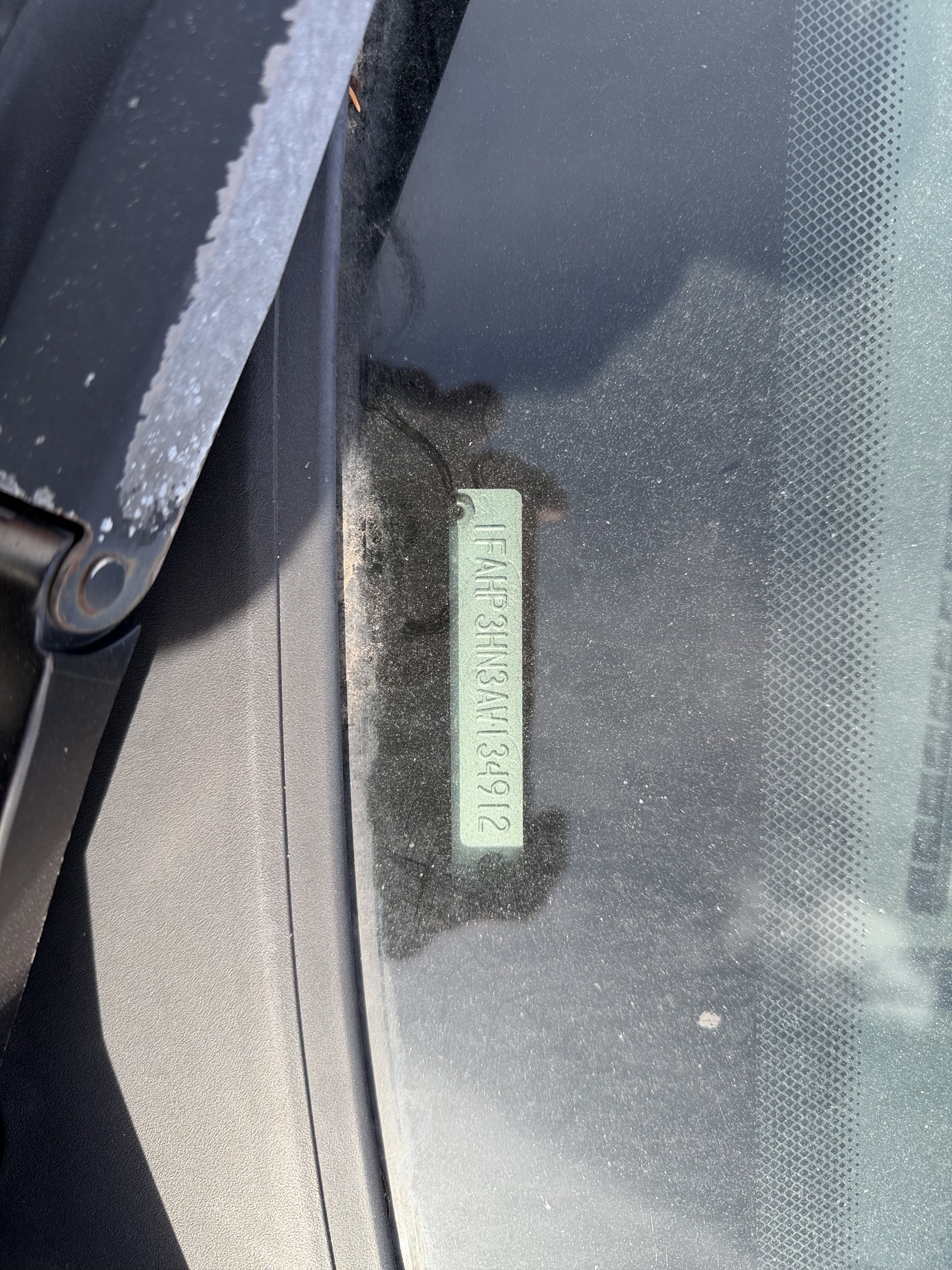 2010 ford focus sel-sedan with 180168 miles for sale near Elk River, Minnesota 106939_48_windshield_vin_plate.jpg