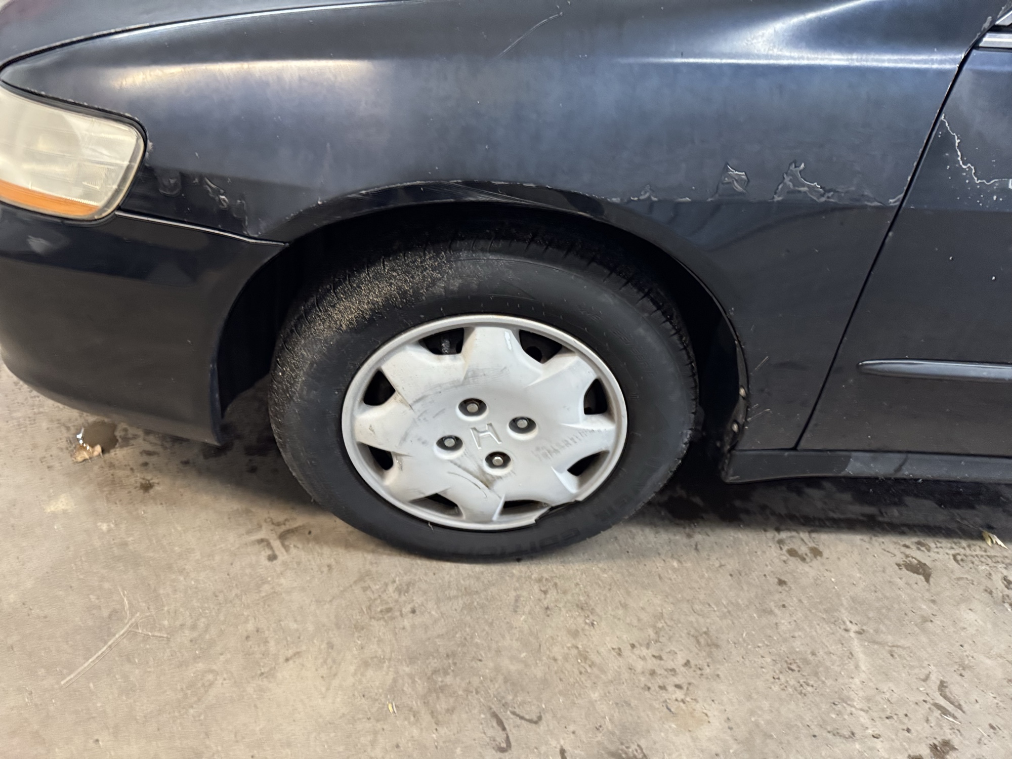 2000 honda accord lx-sedan with 366084 miles for sale near Elk River, Minnesota 106940_12_drv_front_wheel.jpg