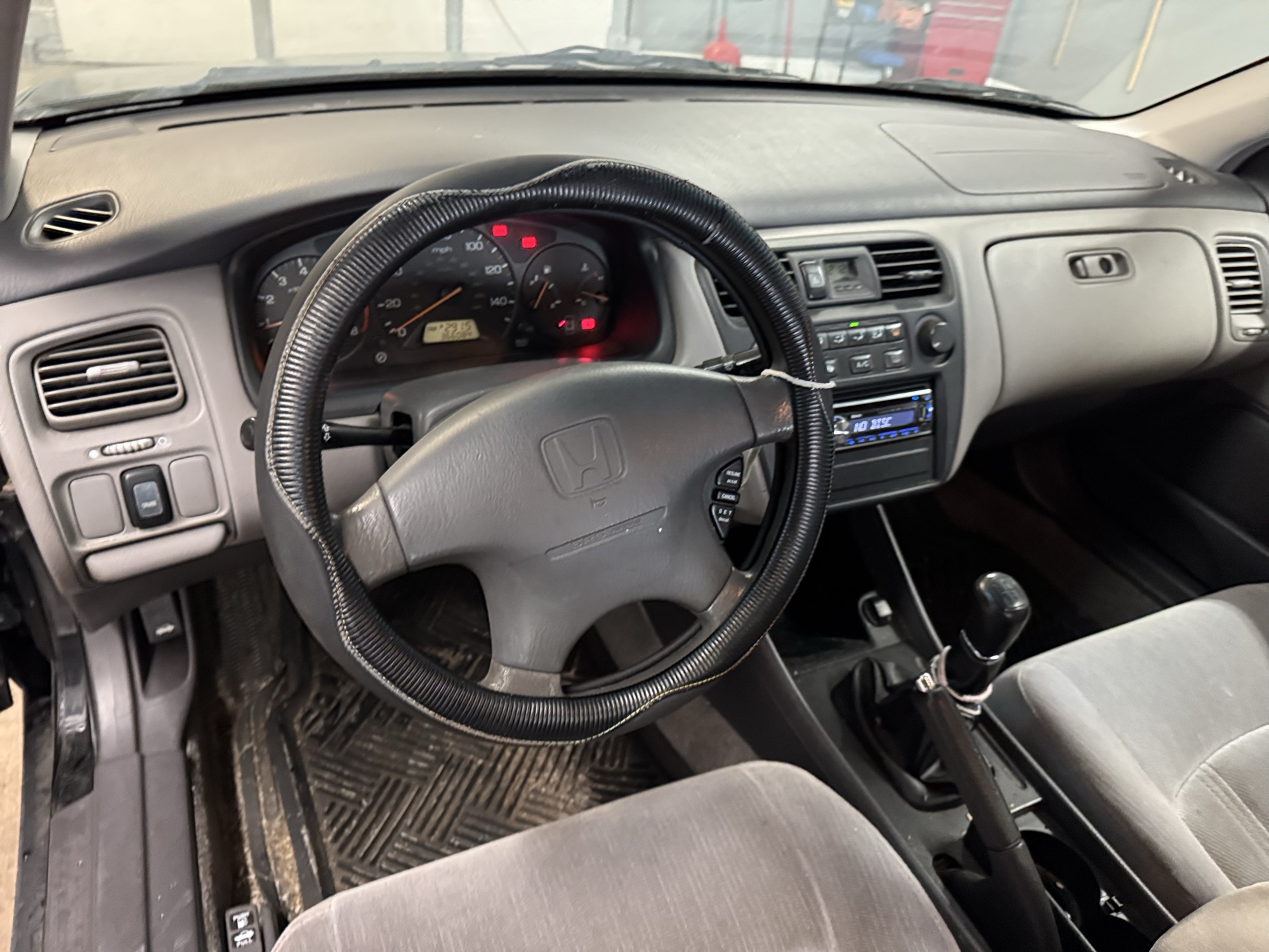 2000 honda accord lx-sedan with 366084 miles for sale near Elk River, Minnesota 106940_33_dash_from_driver.jpg
