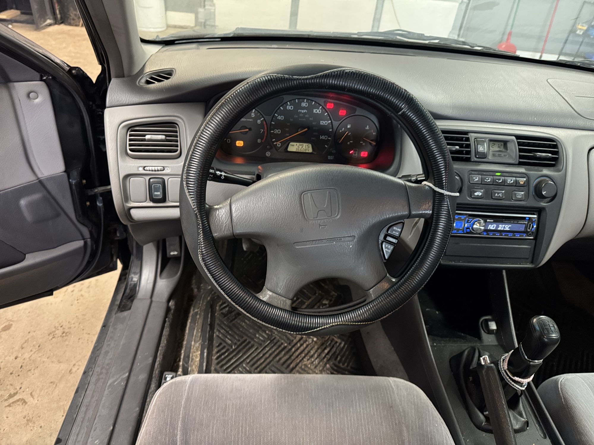 2000 honda accord lx-sedan with 366084 miles for sale near Elk River, Minnesota 106940_36_steering_wheel.jpg