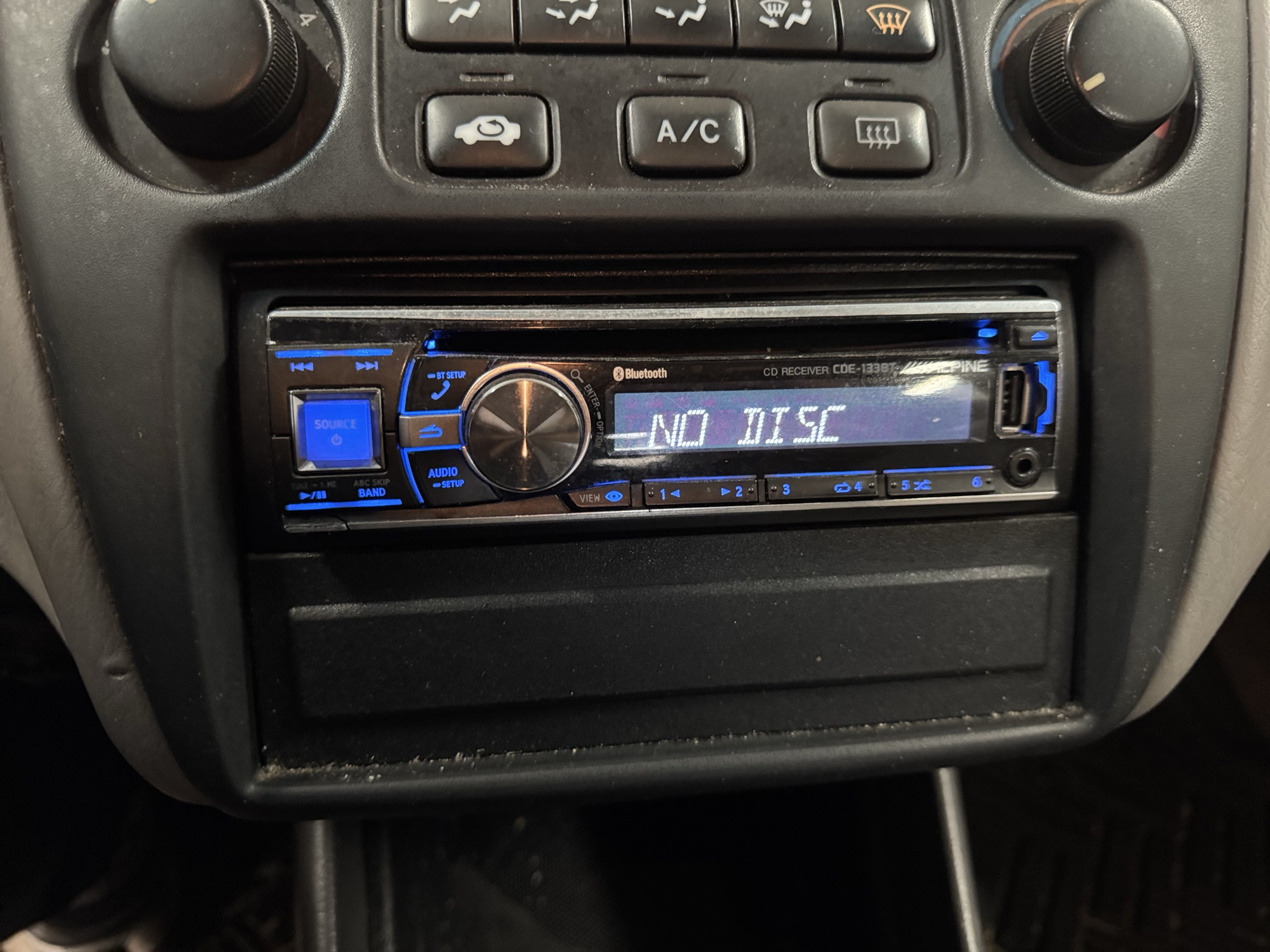 2000 honda accord lx-sedan with 366084 miles for sale near Elk River, Minnesota 106940_39_radio_closeup.jpg