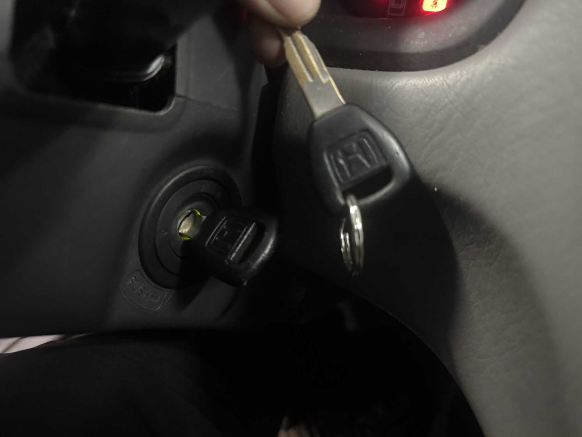 2000 honda accord lx-sedan with 366084 miles for sale near Elk River, Minnesota 106940_51_keys.jpg