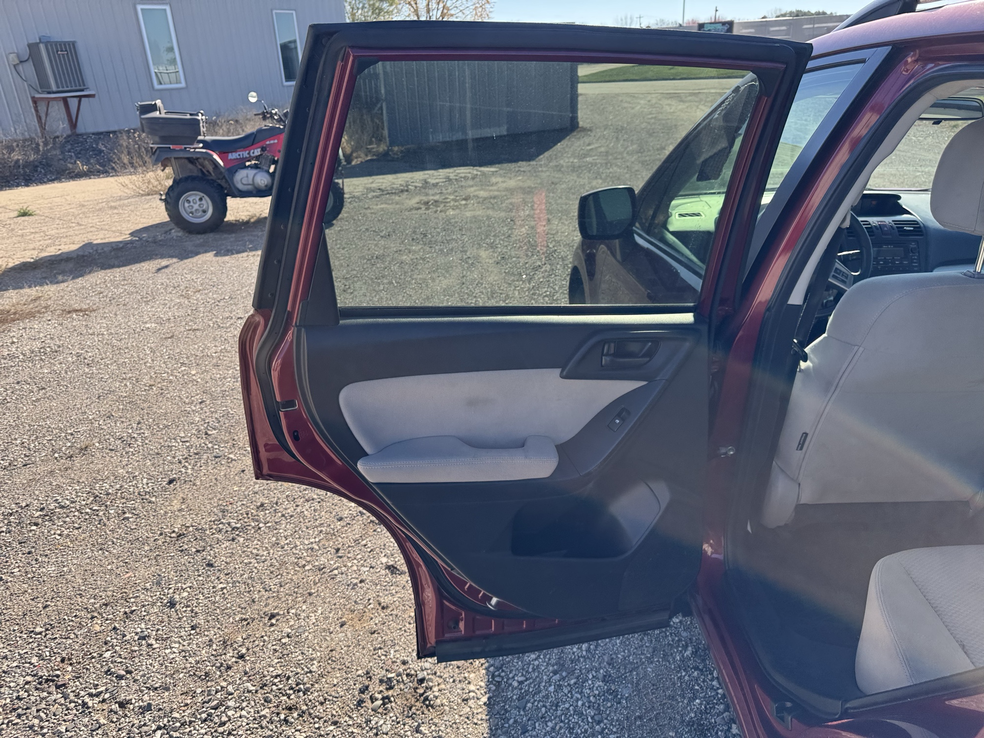 2014 subaru forester 2.5i-premium with 225305 miles for sale near Elk River, Minnesota 106942_25_drv_rear_door_panel.jpg