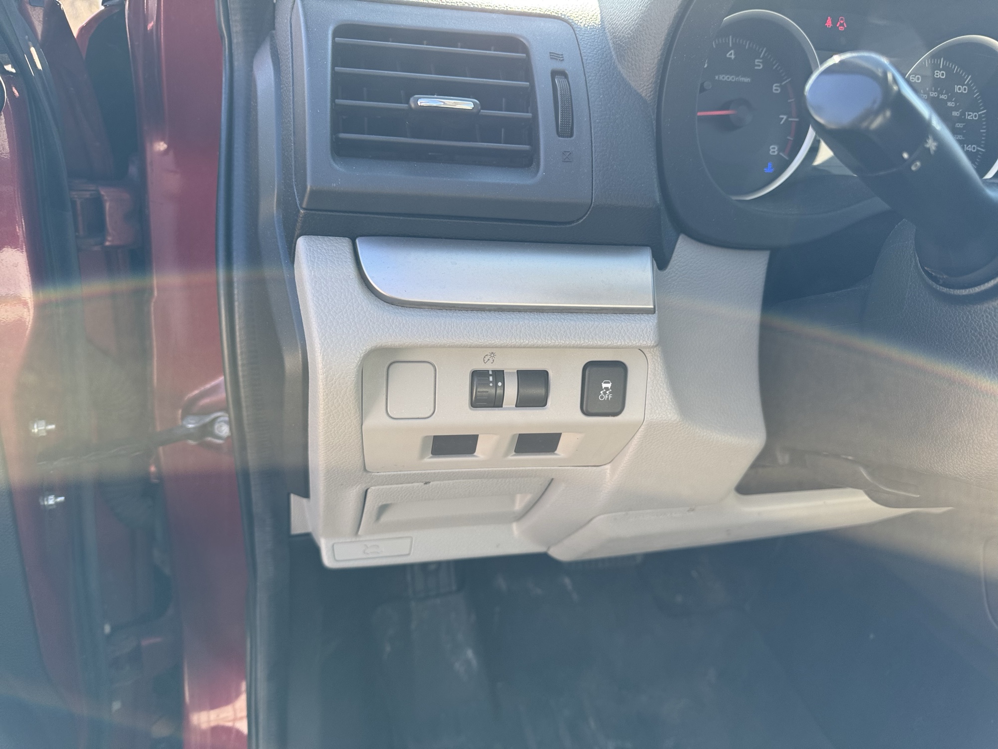 2014 subaru forester 2.5i-premium with 225305 miles for sale near Elk River, Minnesota 106942_37_left_of_steering_wheel.jpg