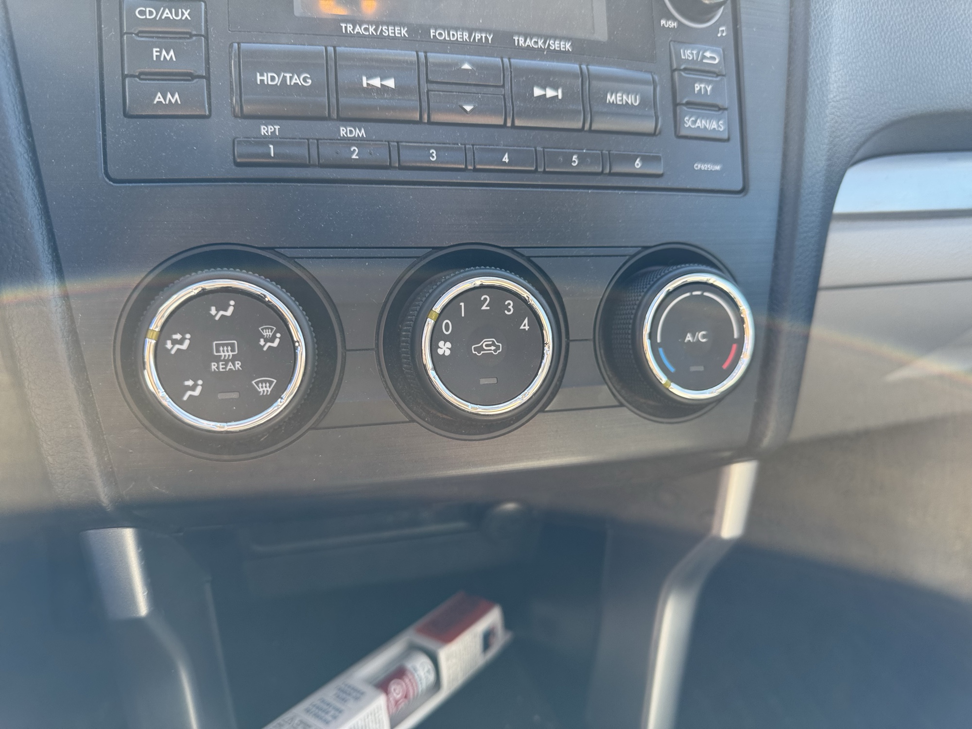 2014 subaru forester 2.5i-premium with 225305 miles for sale near Elk River, Minnesota 106942_40_climate_control.jpg