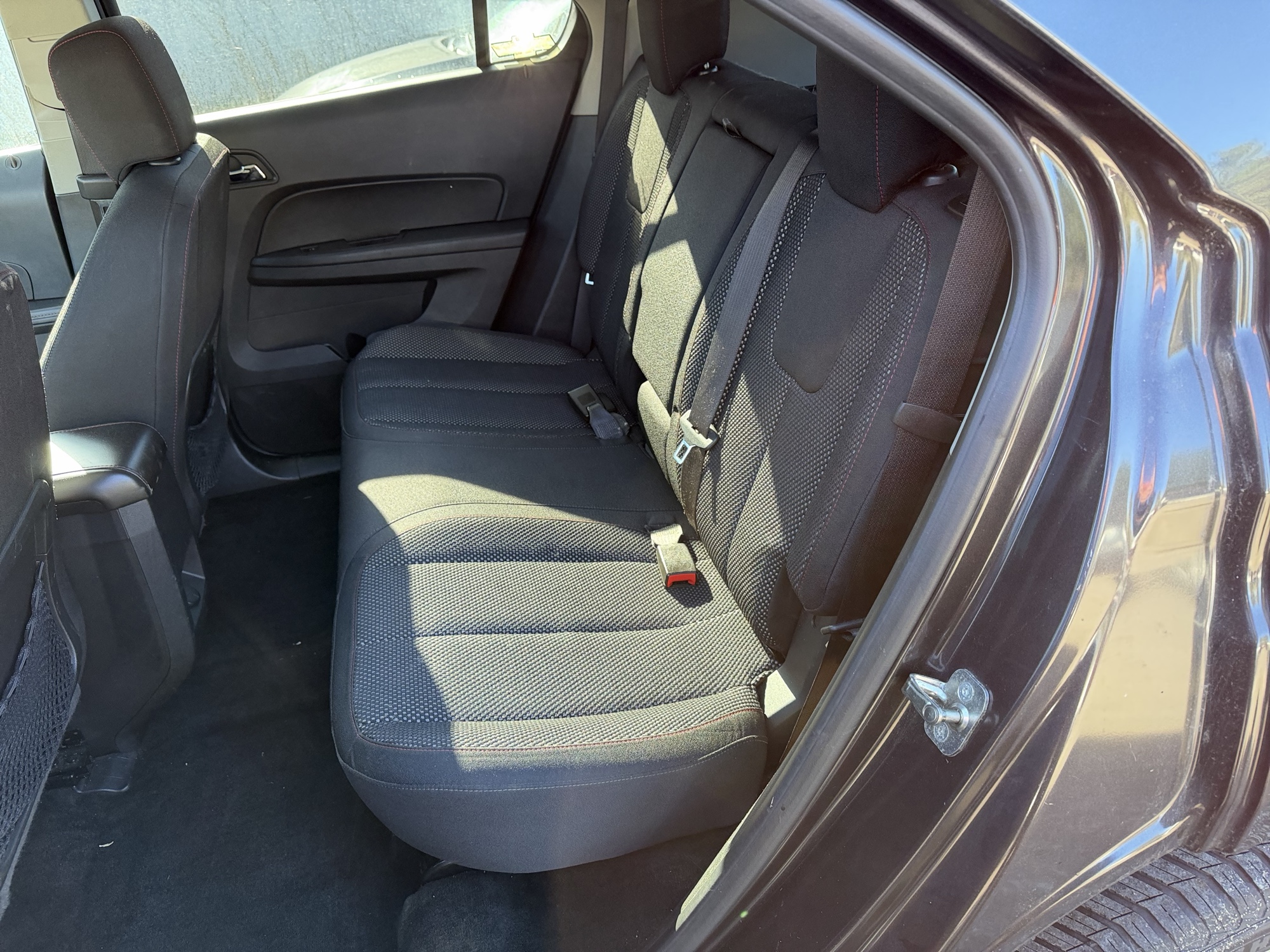 2013 chevrolet equinox 1lt-2wd with 175860 miles for sale near Elk River, Minnesota 106943_24_drv_rear_seat.jpg