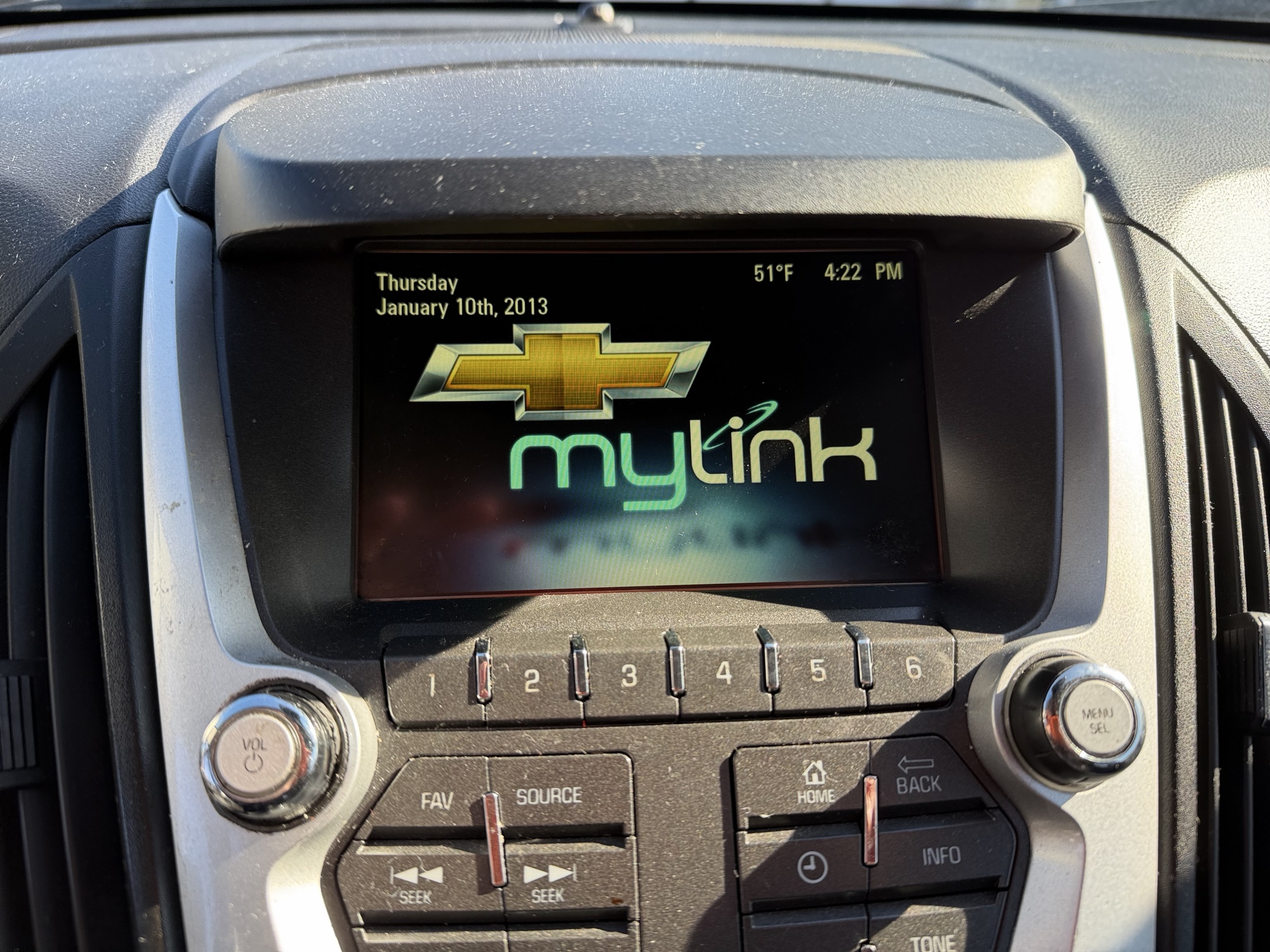 2013 chevrolet equinox 1lt-2wd with 175860 miles for sale near Elk River, Minnesota 106943_39_radio_closeup.jpg