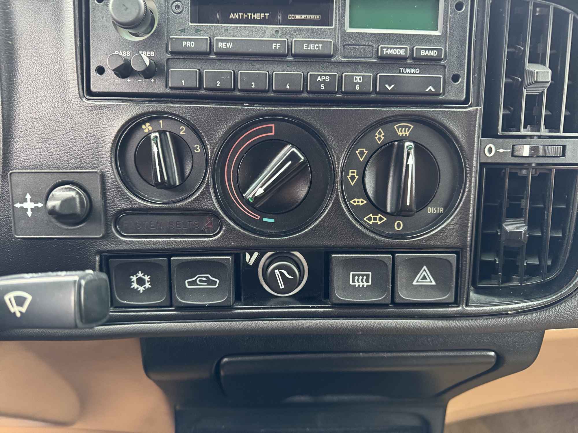 1994 saab 900 s-convertible with 99758 miles for sale near Elk River, Minnesota 106944_40_climate_control.jpg