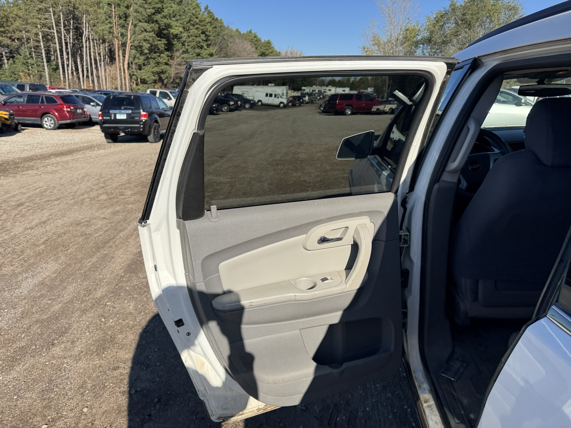 2012 chevrolet traverse lt-awd with 215098 miles for sale near Elk River, Minnesota 106946_25_drv_rear_door_panel.jpg