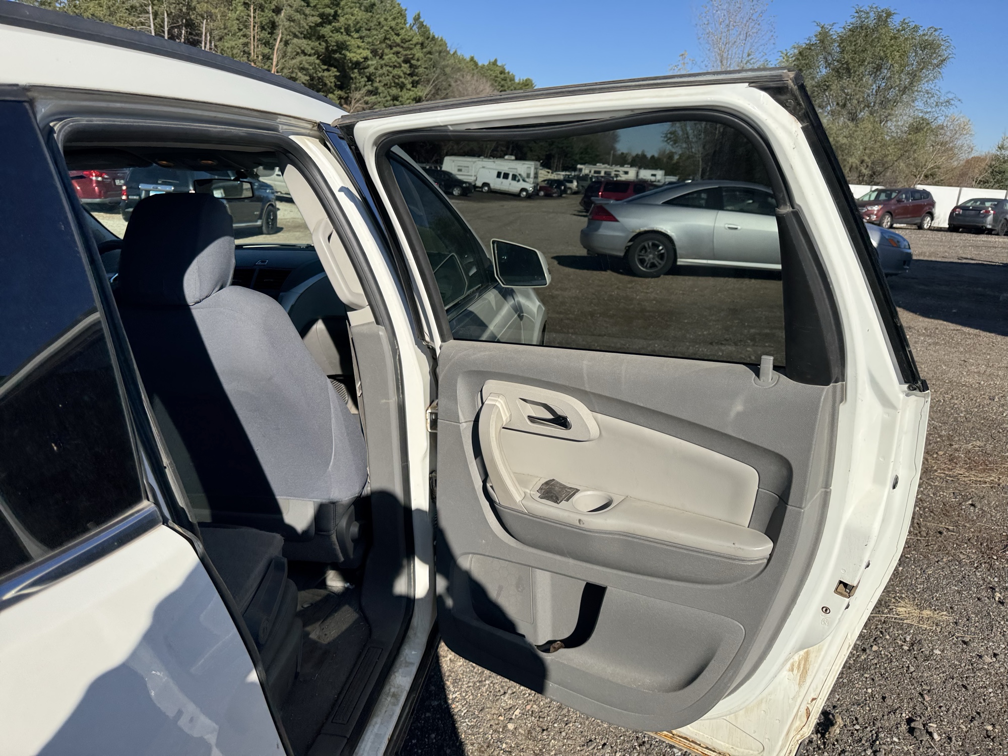 2012 chevrolet traverse lt-awd with 215098 miles for sale near Elk River, Minnesota 106946_30_pass_rear_door_panel.jpg