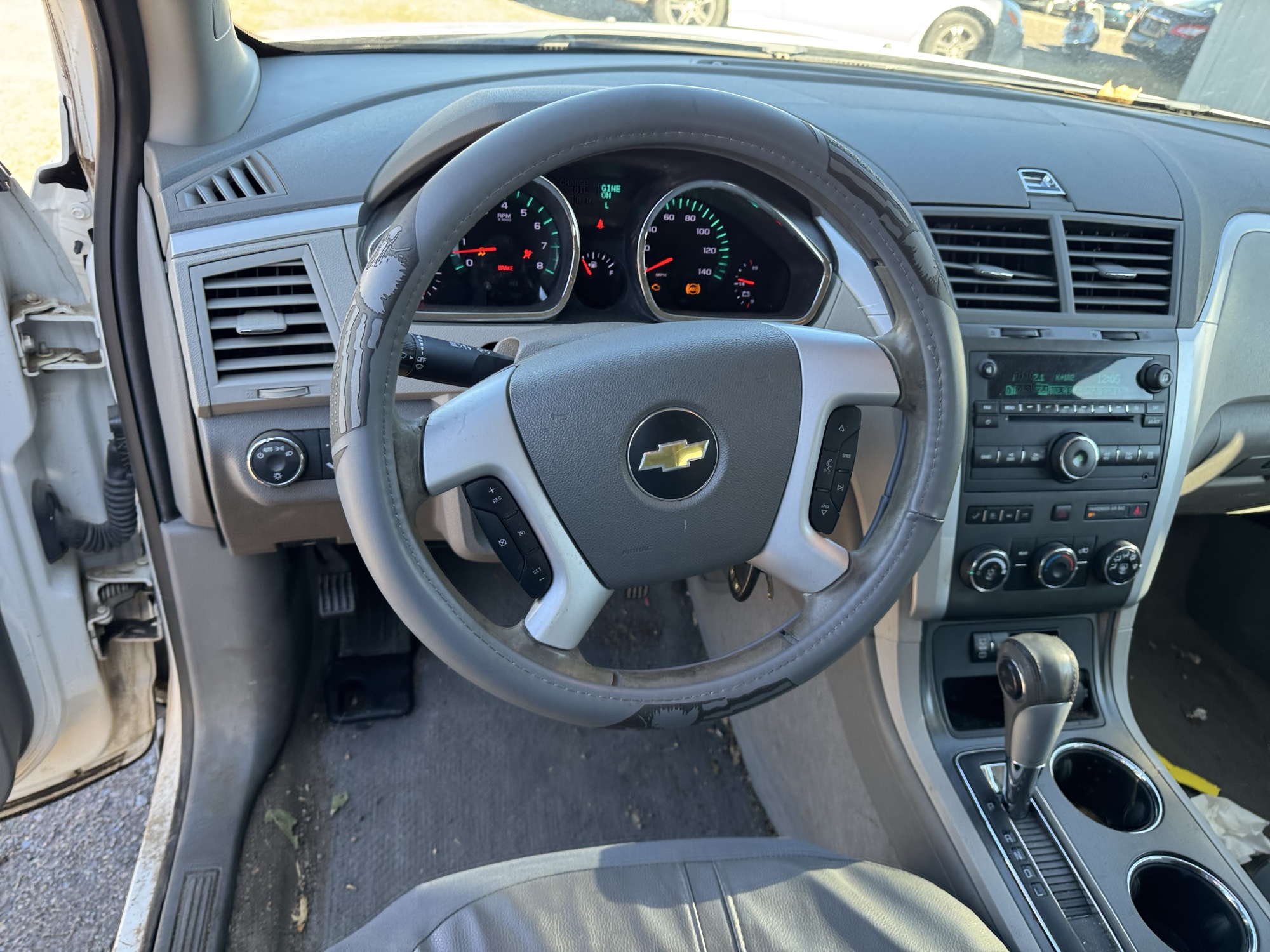 2012 chevrolet traverse lt-awd with 215098 miles for sale near Elk River, Minnesota 106946_36_steering_wheel.jpg