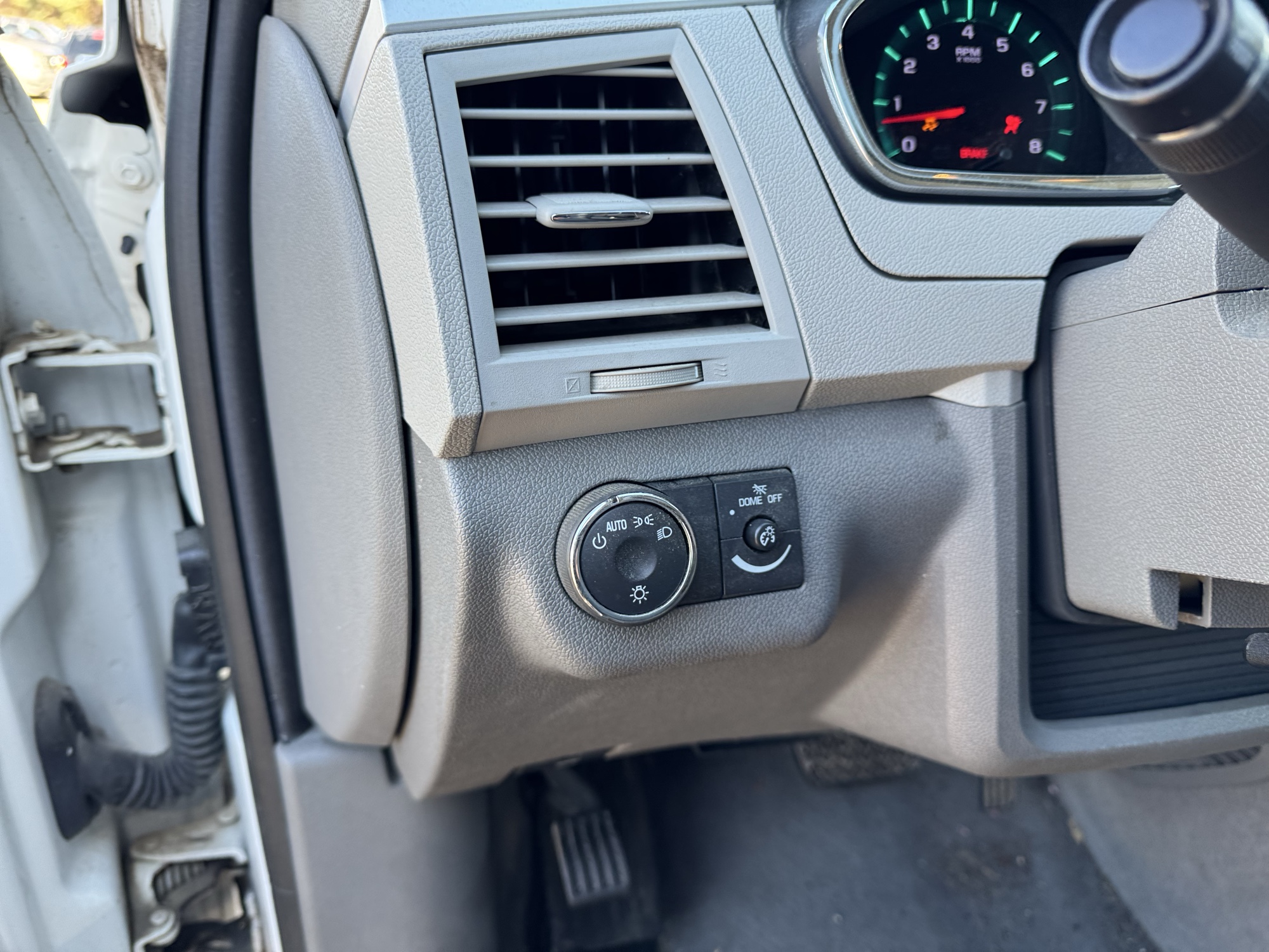 2012 chevrolet traverse lt-awd with 215098 miles for sale near Elk River, Minnesota 106946_37_left_of_steering_wheel.jpg