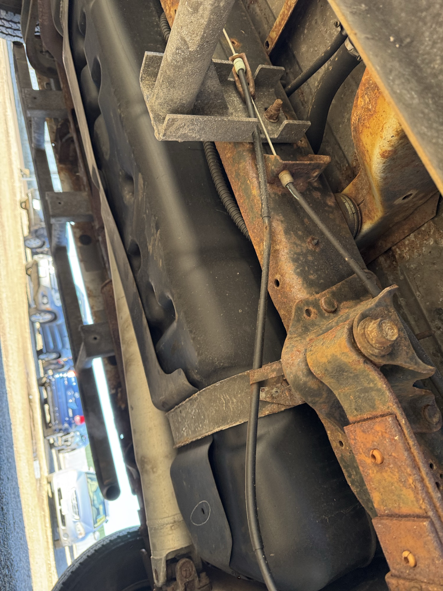 2013 ford econoline e-250 with 188890 miles for sale near Elk River, Minnesota 106947_18_undercar_rear_drv.jpg