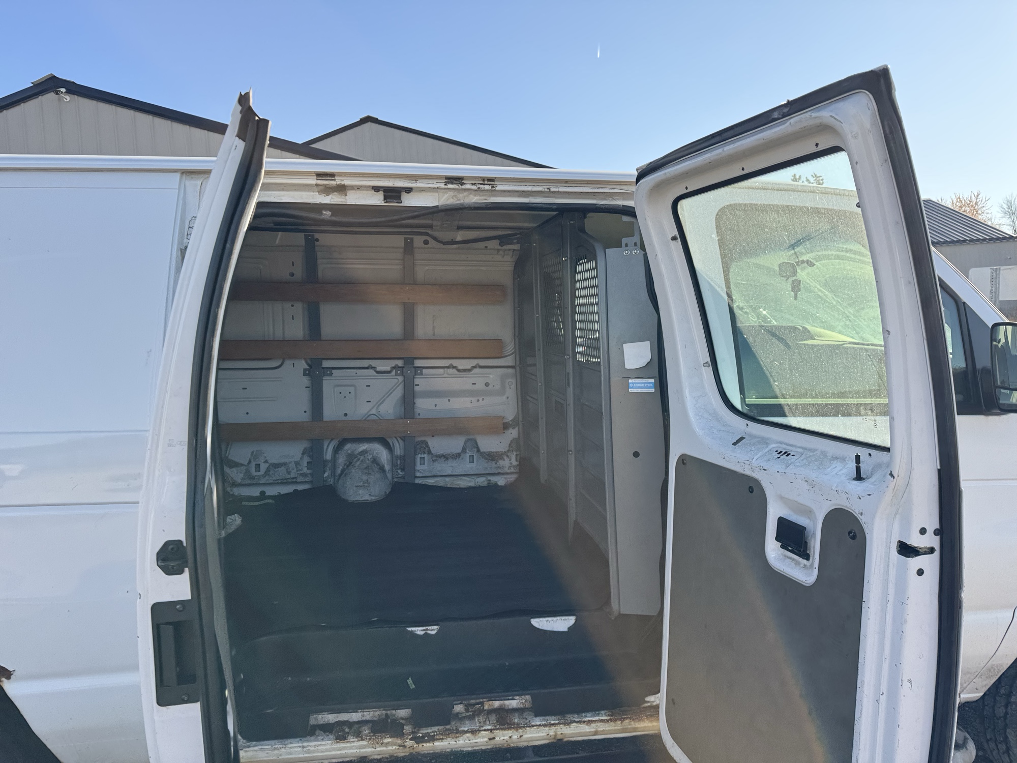 2013 ford econoline e-250 with 188890 miles for sale near Elk River, Minnesota 106947_30_pass_rear_door_panel.jpg