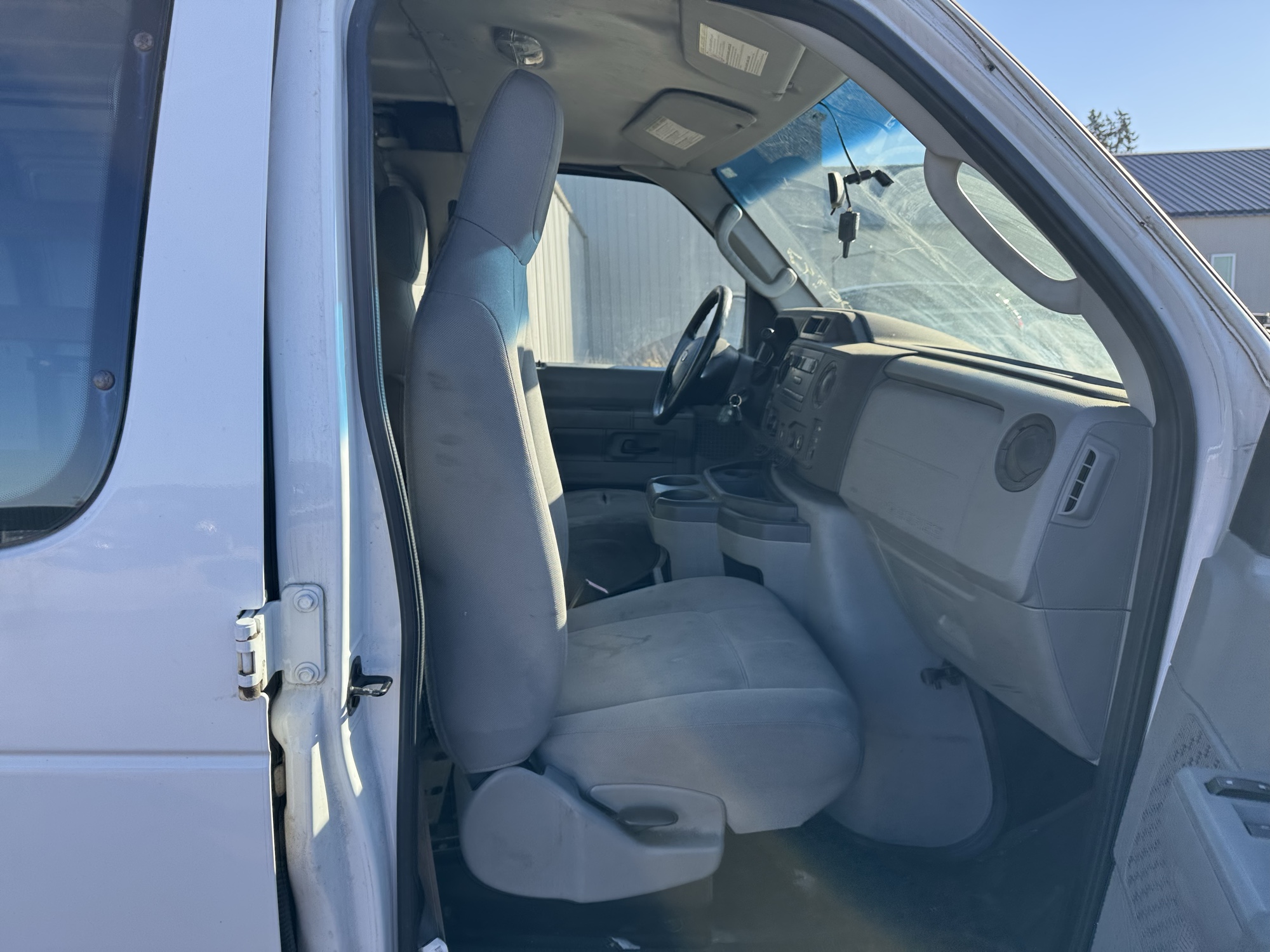 2013 ford econoline e-250 with 188890 miles for sale near Elk River, Minnesota 106947_31_passenger_seat.jpg