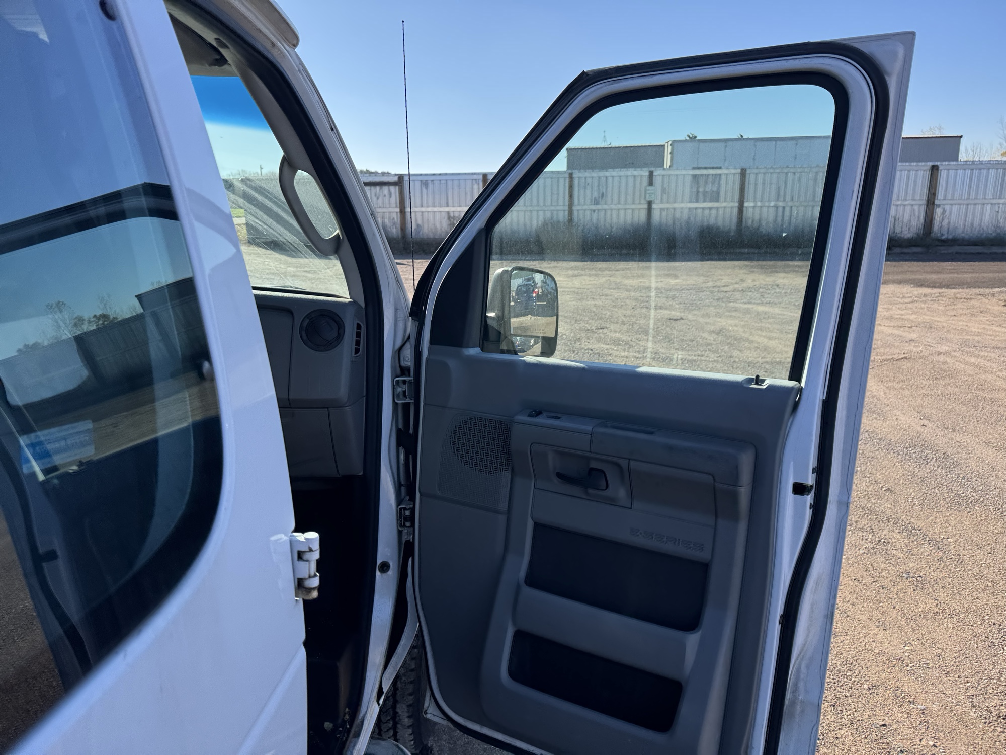2013 ford econoline e-250 with 188890 miles for sale near Elk River, Minnesota 106947_32_passenger_door_panel.jpg